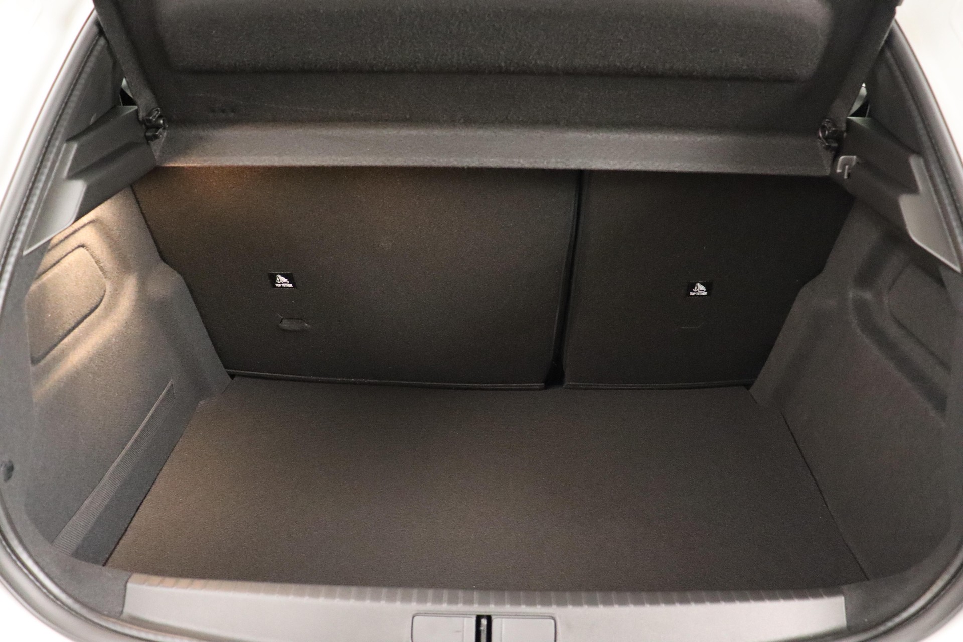 PEUGEOT 208 e-Allure - 100% Electric-image-16