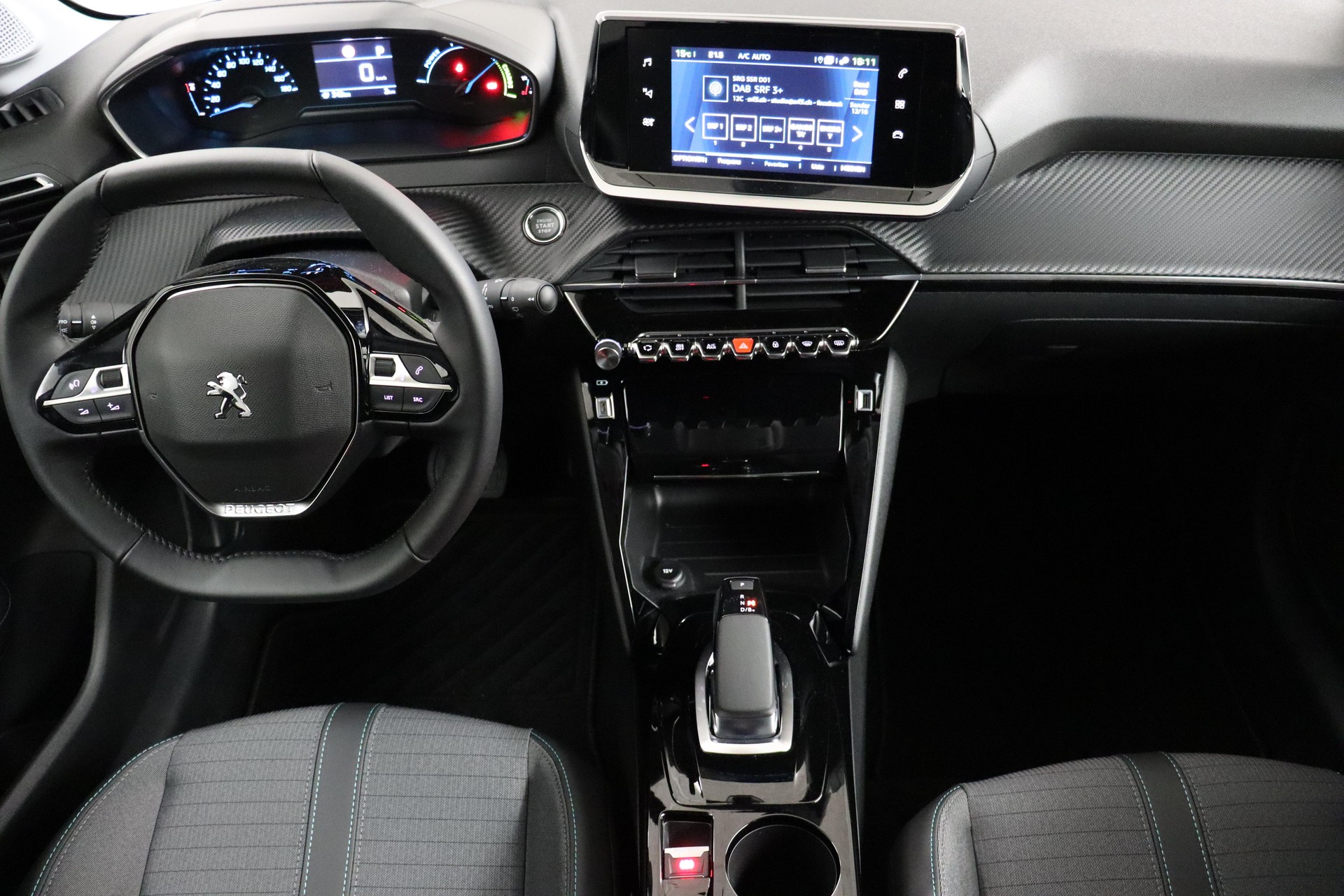 PEUGEOT 208 e-Allure - 100% Electric-image-8