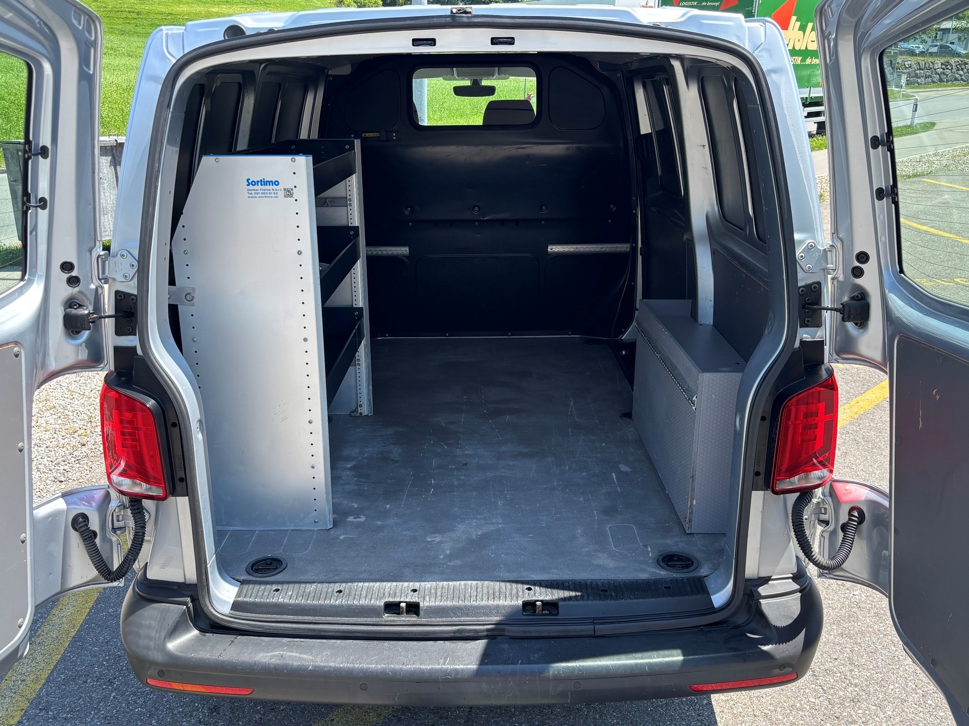VW T6.1 2.0 TDI Transporter 110 Entry-image-14
