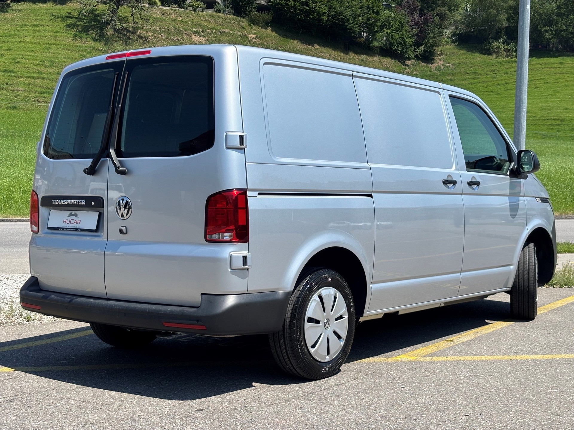 VW T6.1 2.0 TDI Transporter 110 Entry-image-2