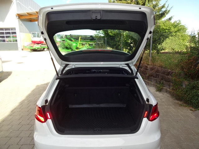 AUDI A3 Sportback 1.8 TFSI Ambition quattro S-tronic-image-12