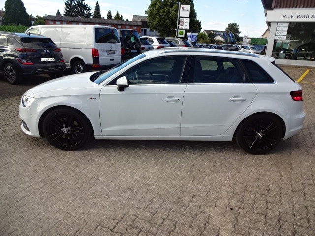 AUDI A3 Sportback 1.8 TFSI Ambition quattro S-tronic-image-1