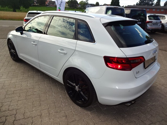 AUDI A3 Sportback 1.8 TFSI Ambition quattro S-tronic-image-2