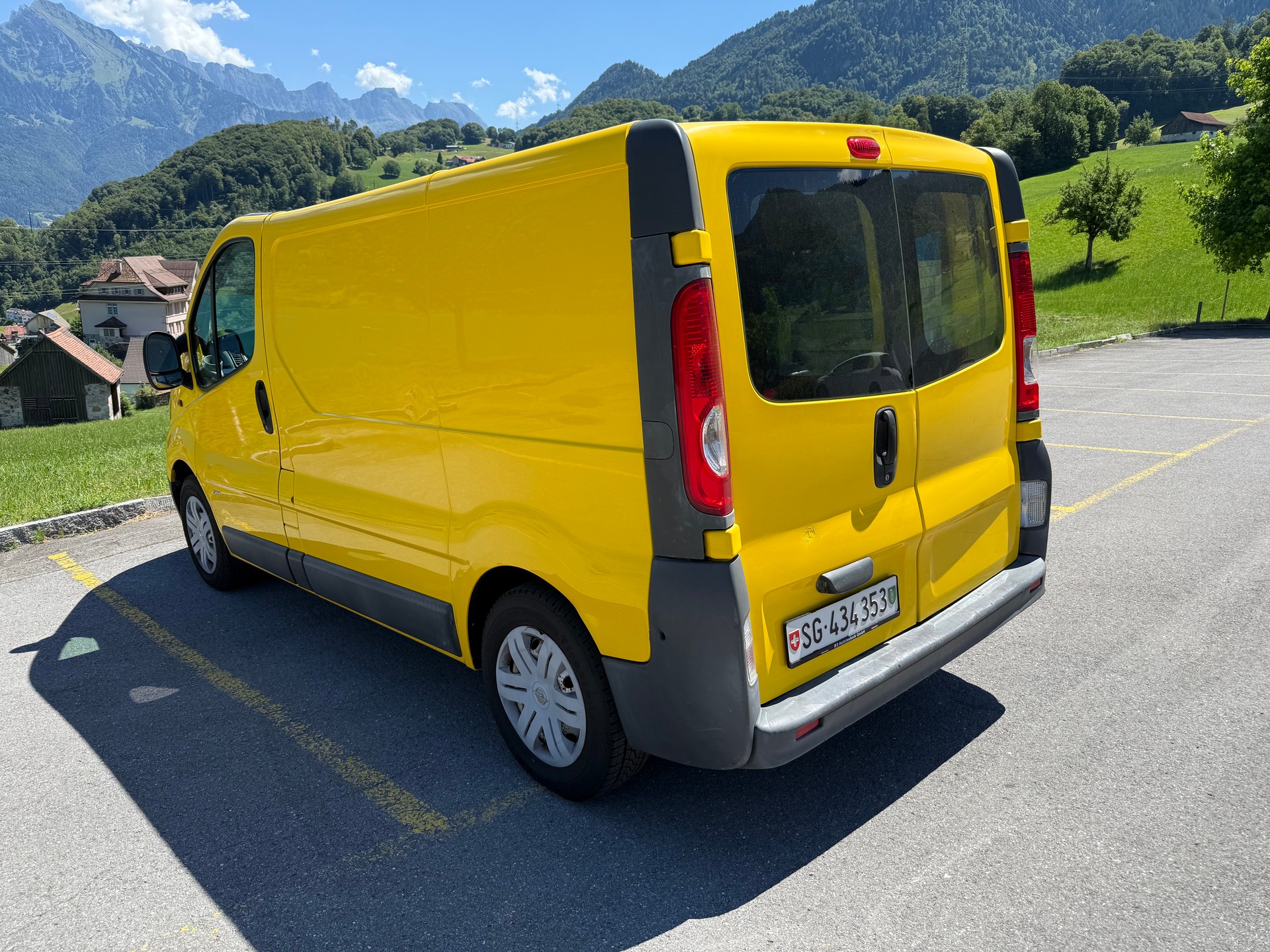 OPEL Vivaro 2.5 CDTI 2.9t L1H1-image-2