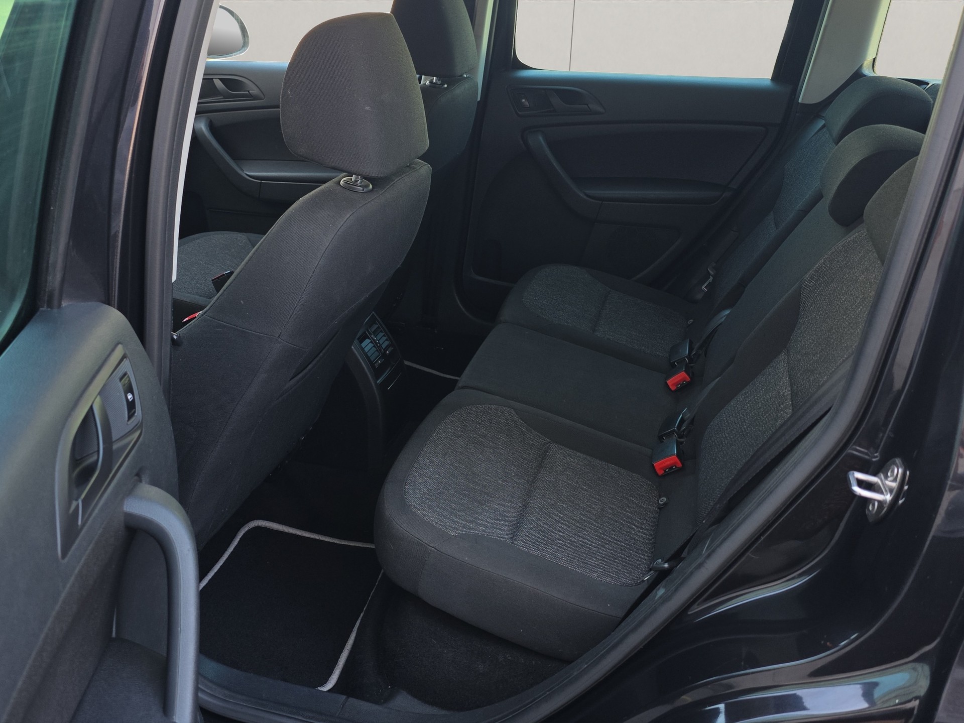 SKODA Yeti 1.8 TSI Active 4x4 DSG-image-9