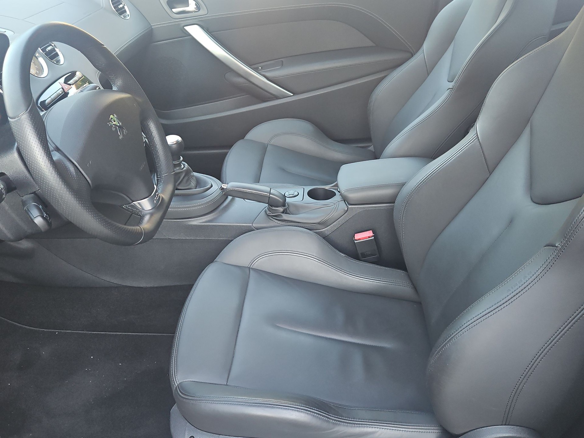 PEUGEOT RCZ 1.6 Turbo Asphalt-image-4