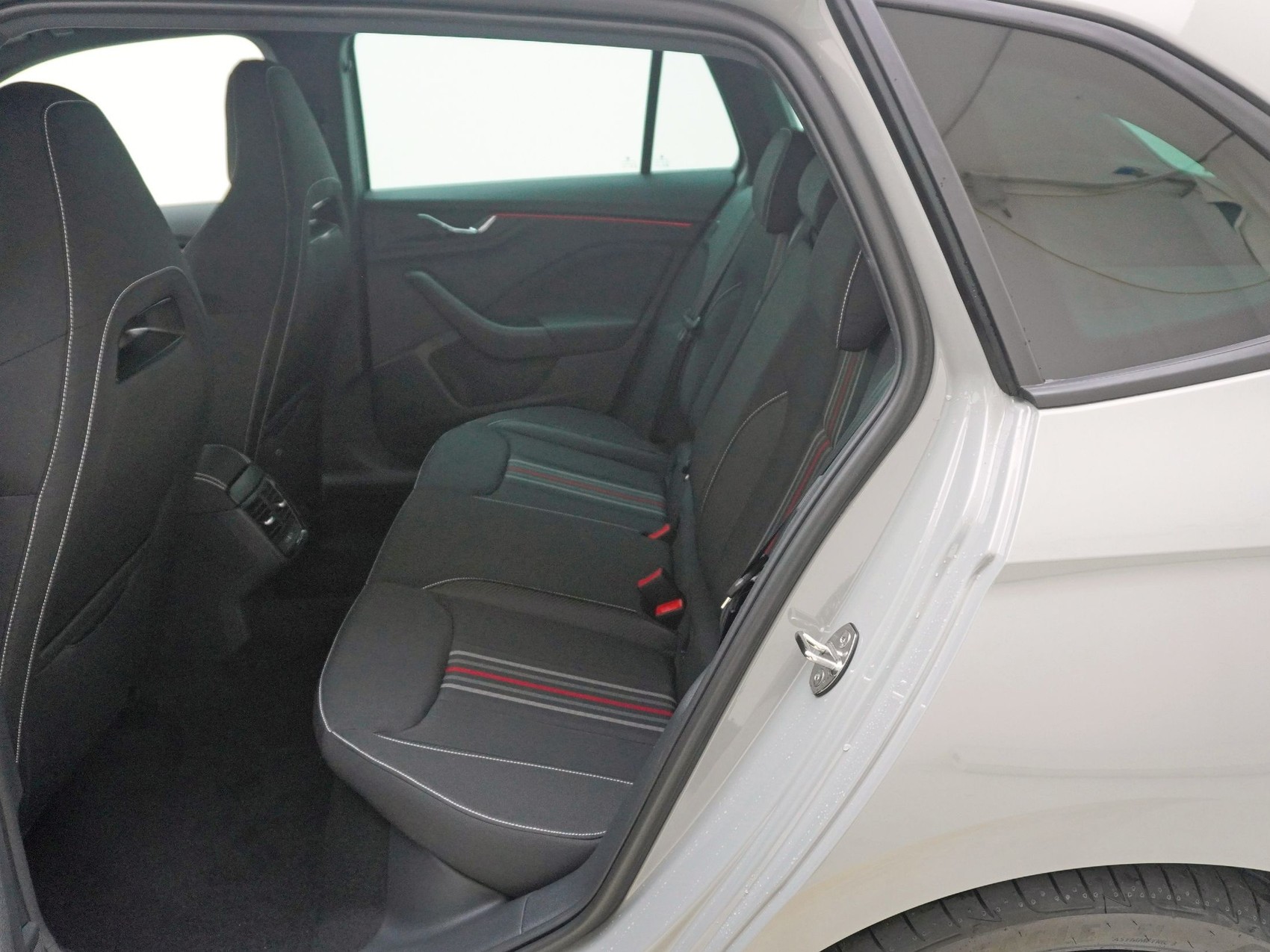 SKODA Scala 1.5 TSI Monte Carlo DSG-image-14
