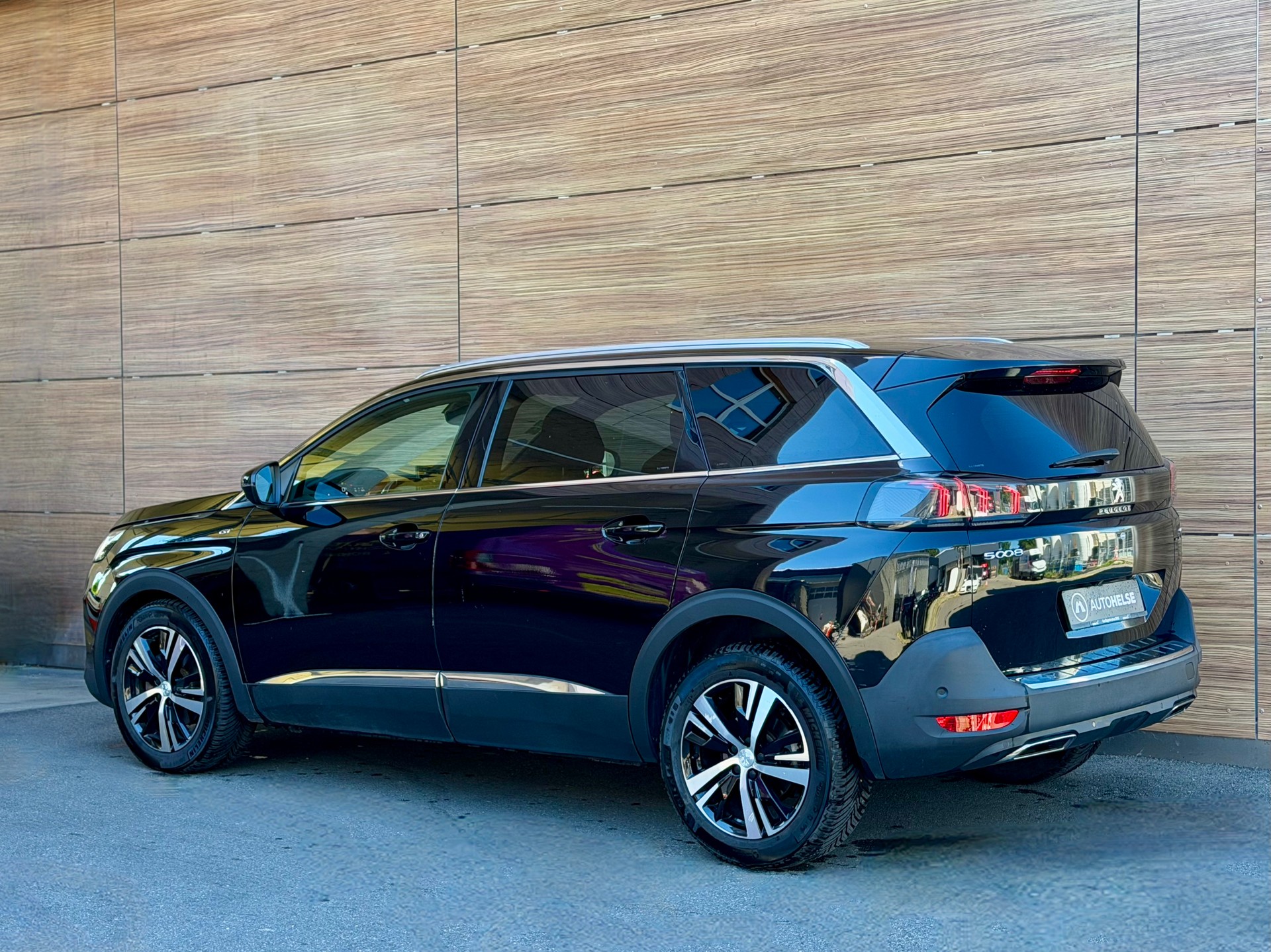 PEUGEOT 5008 1.2 Pure Tech GT EAT8 - MFK 06.2026 - 7-Plätzer - 1.Inv. 28.12.2020. --image-3