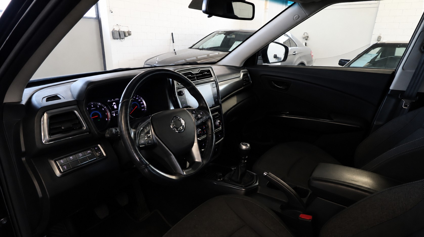 KGM-SsangYong Tivoli 1.2 T GDI Crystal 2WD-showroom-element-2