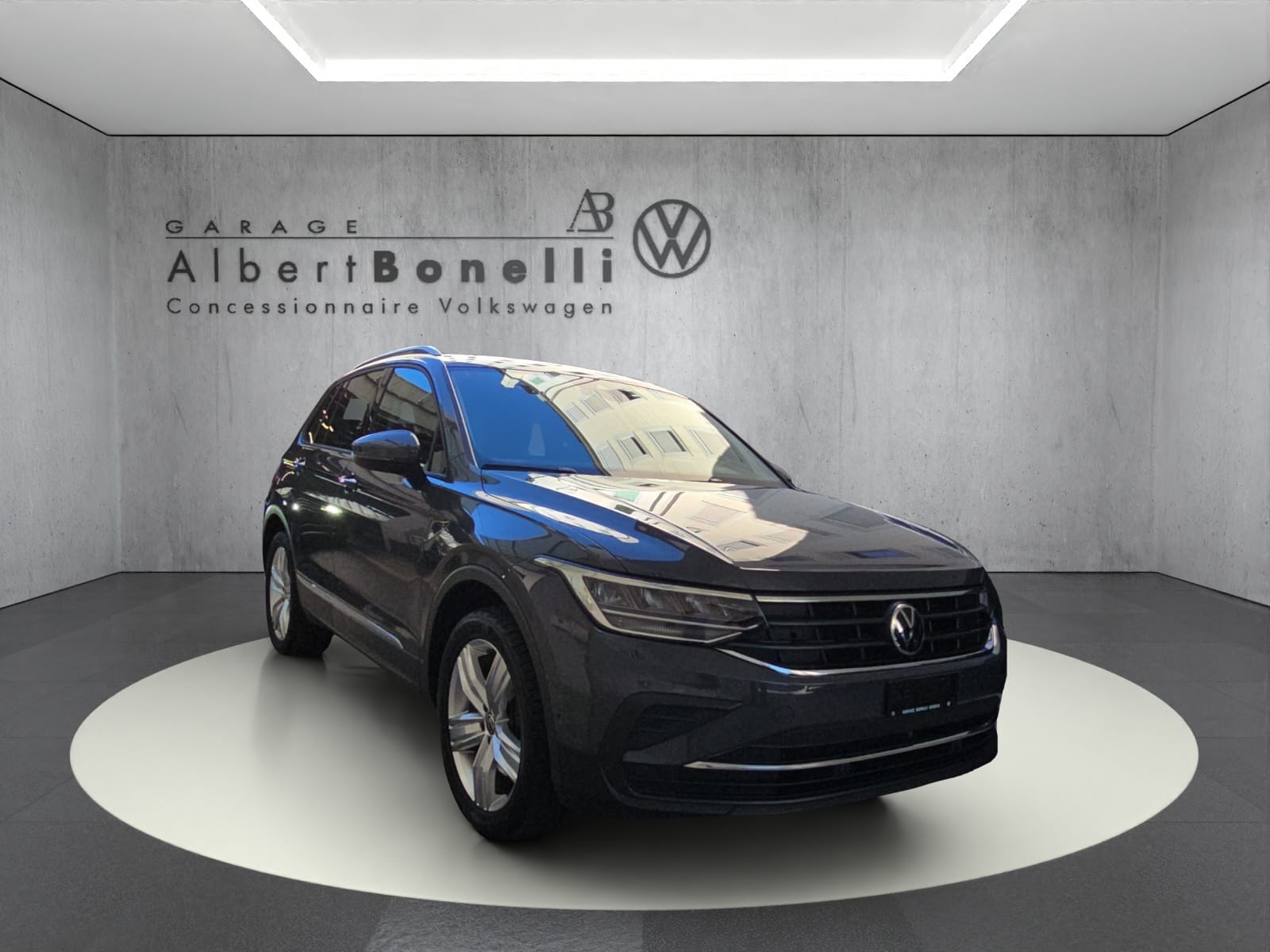 VW Tiguan 2.0TSI Life 4Motion DSG-showroom-element-3