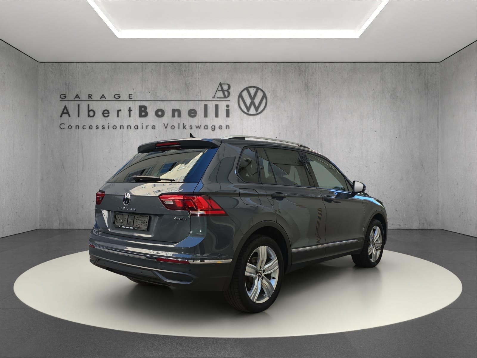 VW Tiguan 2.0TSI Life 4Motion DSG-showroom-element-2