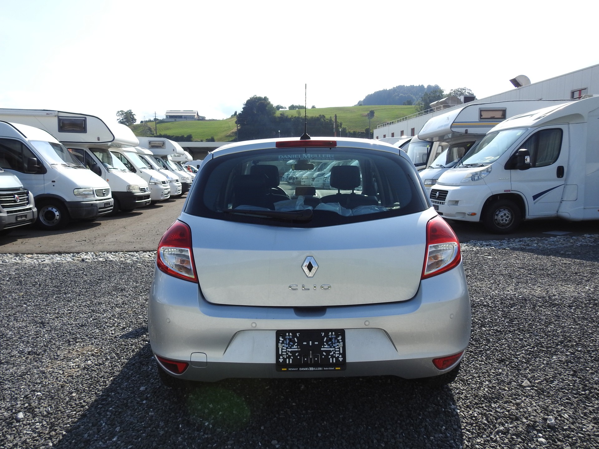 RENAULT Clio 1.6 16V Night&Day Automatic-image-4