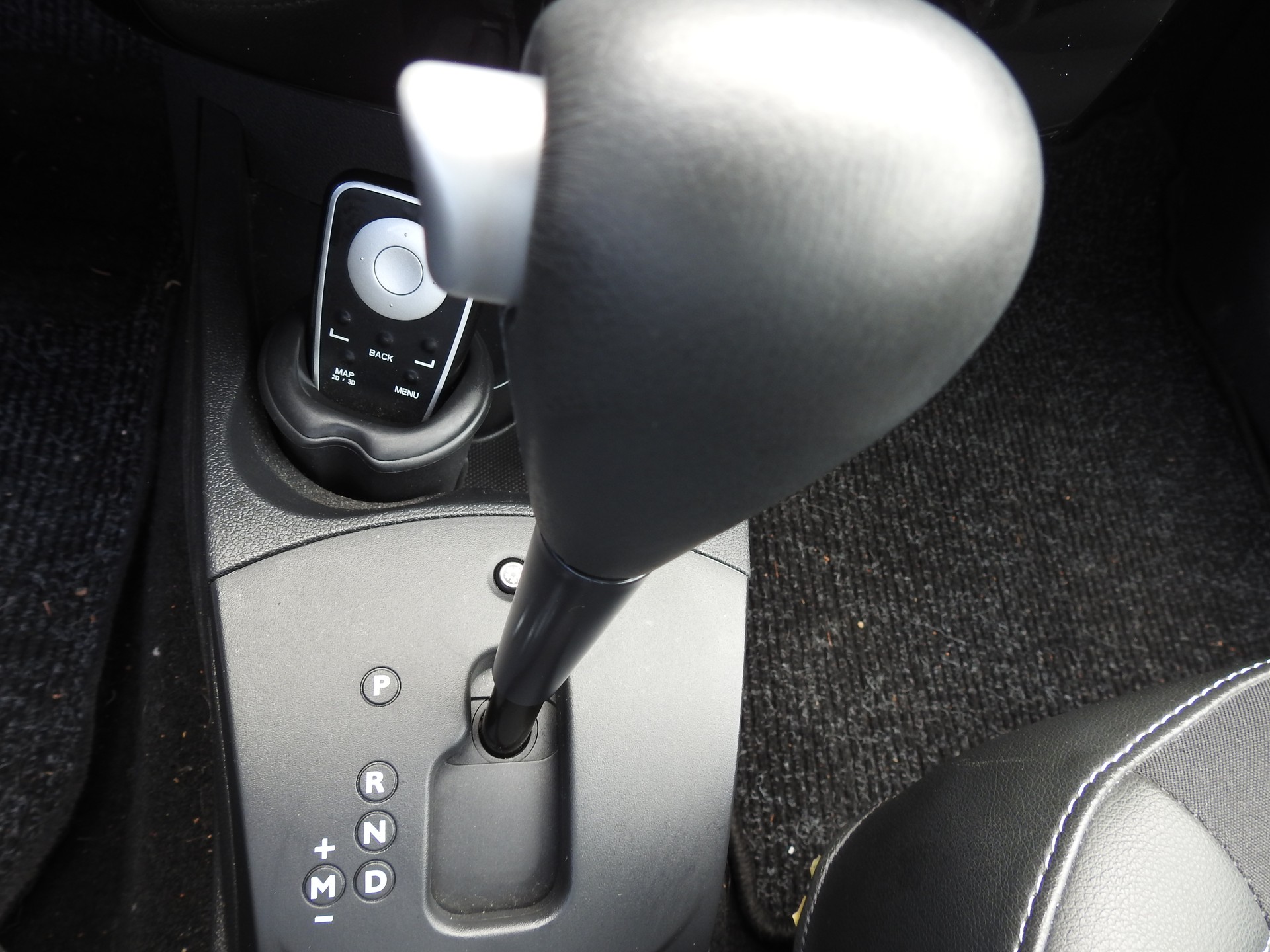 RENAULT Clio 1.6 16V Night&Day Automatic-image-19