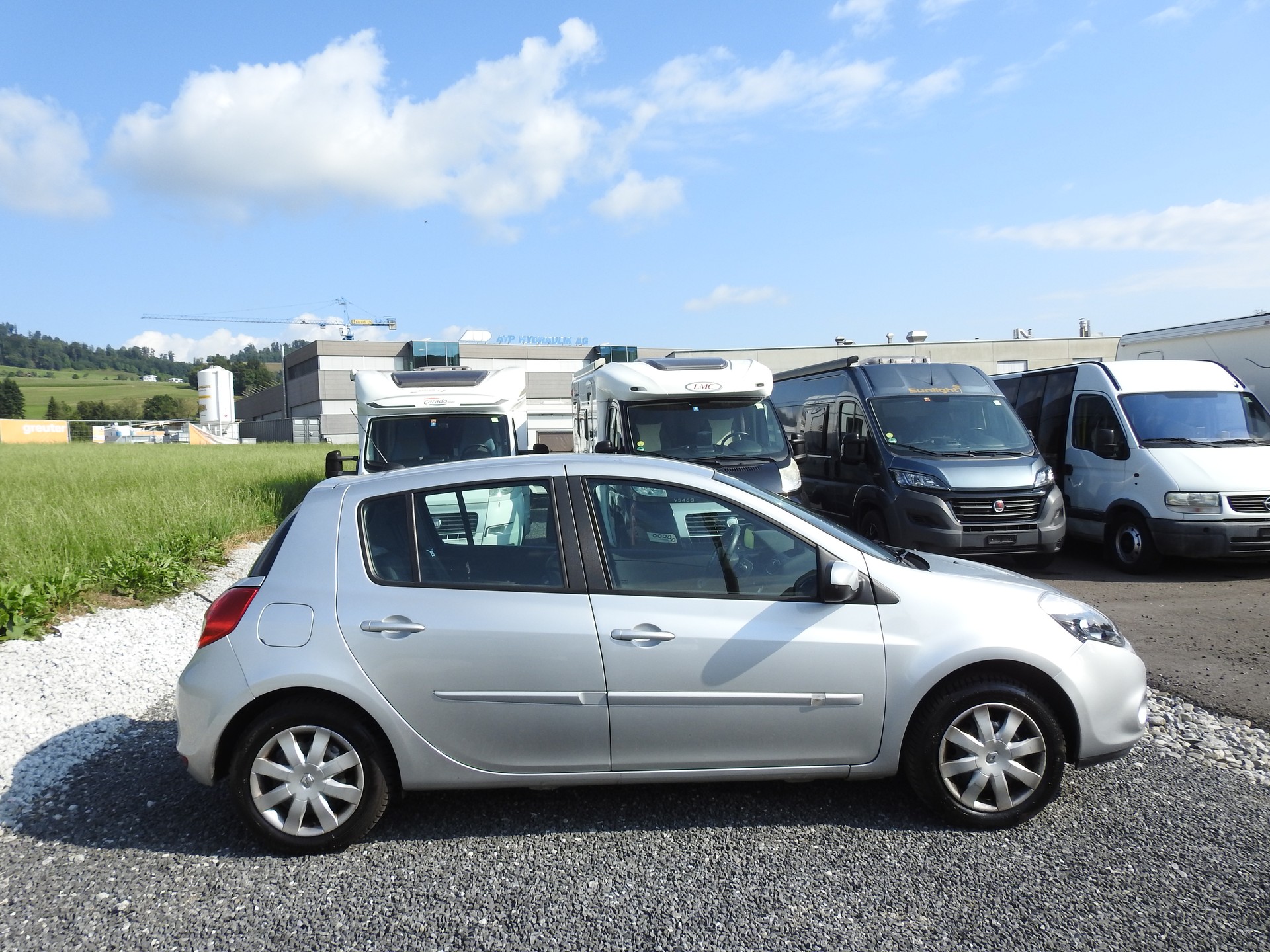 RENAULT Clio 1.6 16V Night&Day Automatic-image-6