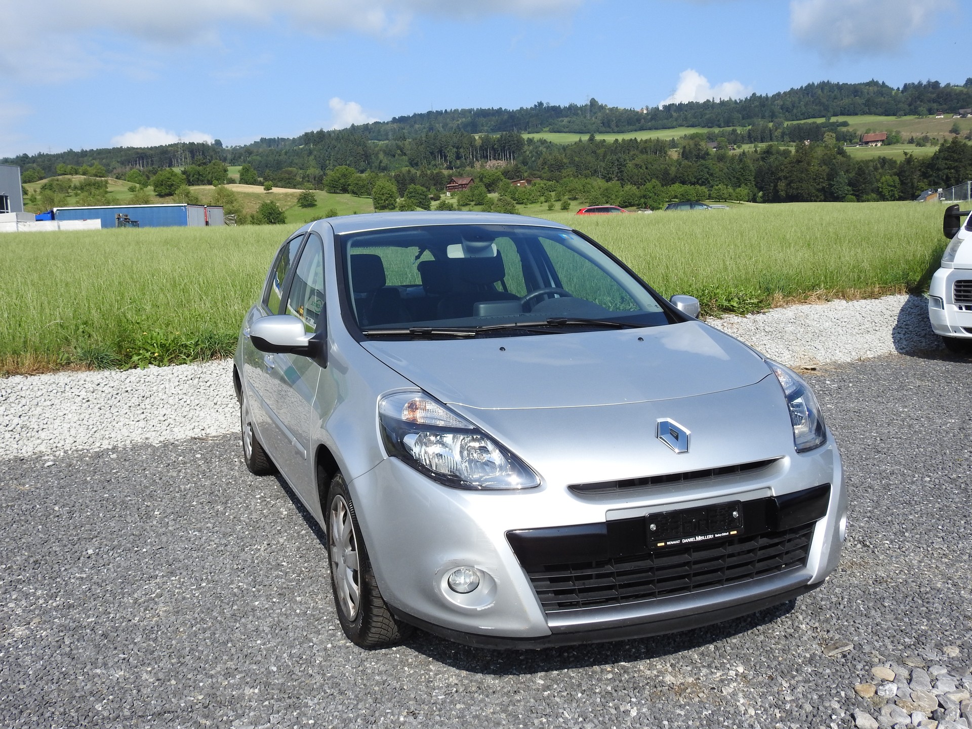 RENAULT Clio 1.6 16V Night&Day Automatic-image-7