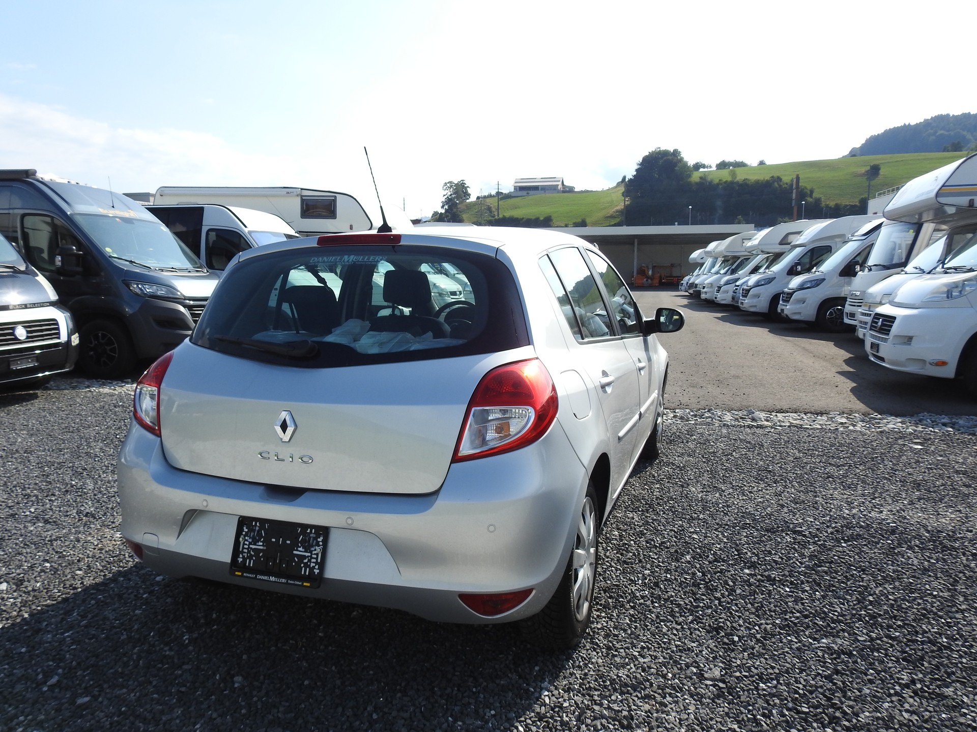RENAULT Clio 1.6 16V Night&Day Automatic-image-5