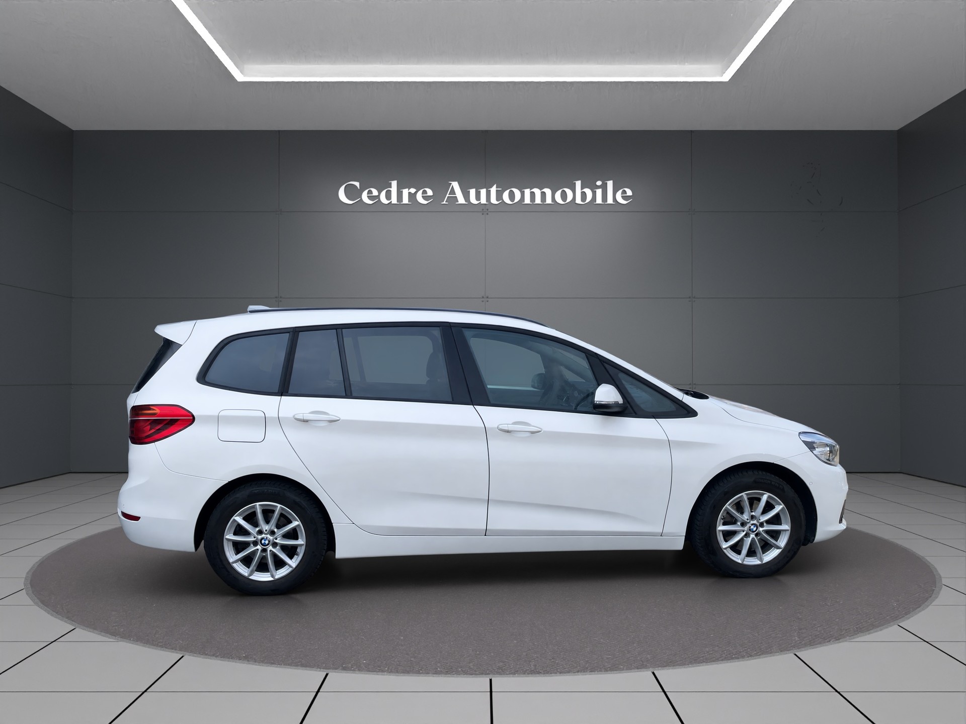 BMW 218d xDrive Gran Tourer Steptronic-image-5
