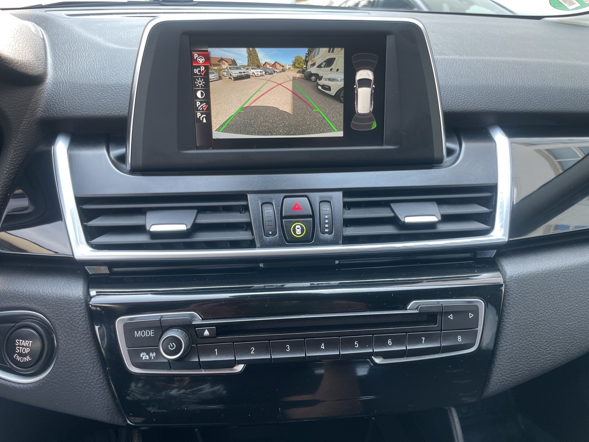 BMW 218d xDrive Gran Tourer Steptronic-image-11