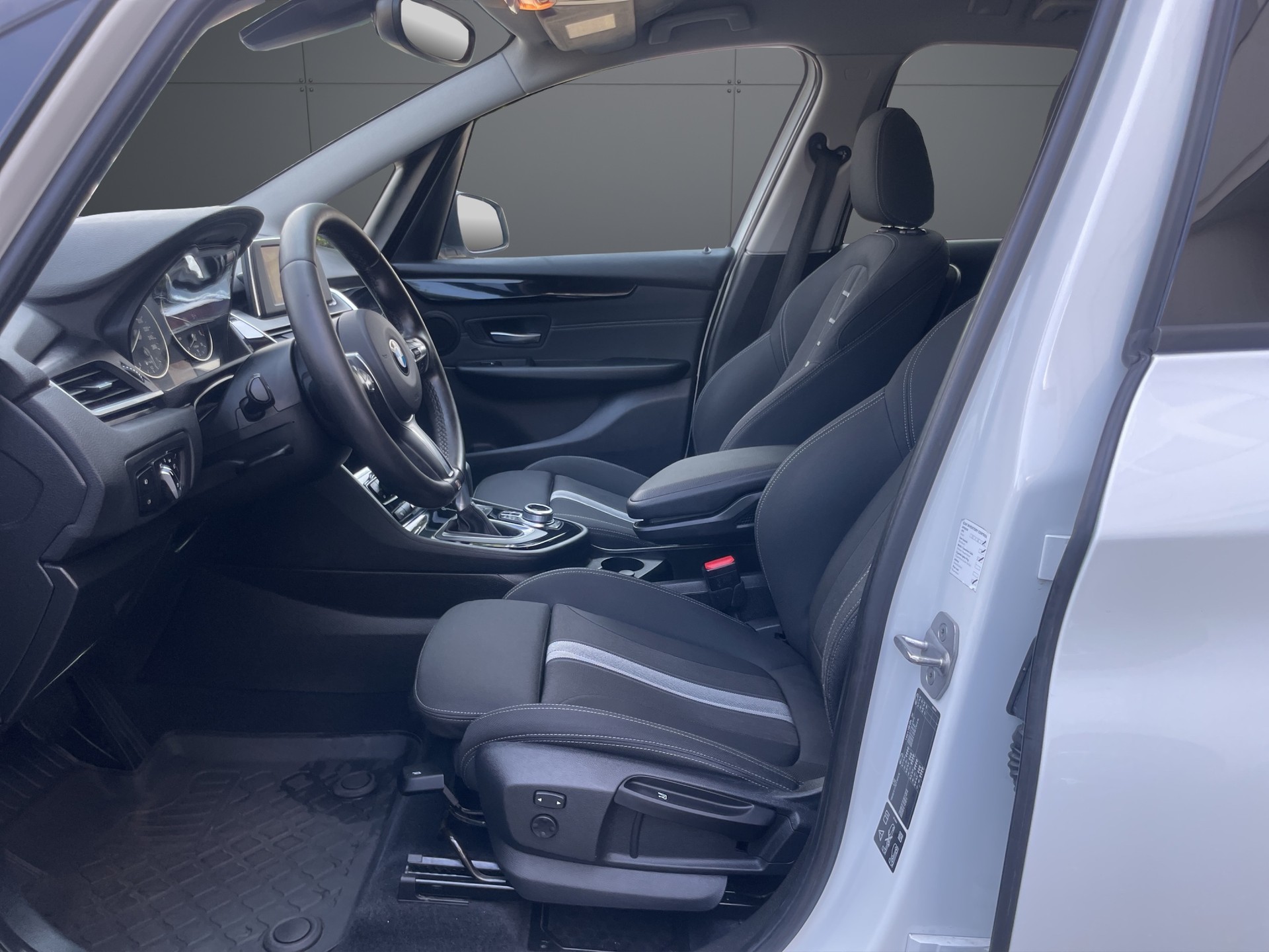 BMW 218d xDrive Gran Tourer Steptronic-image-6