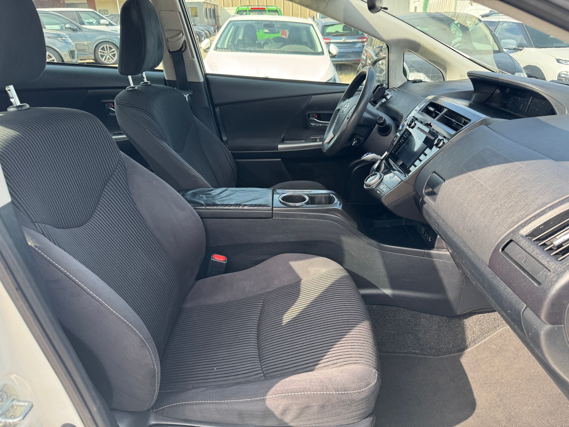TOYOTA Prius+ 1.8 VVT-i HSD Comfort-image-11