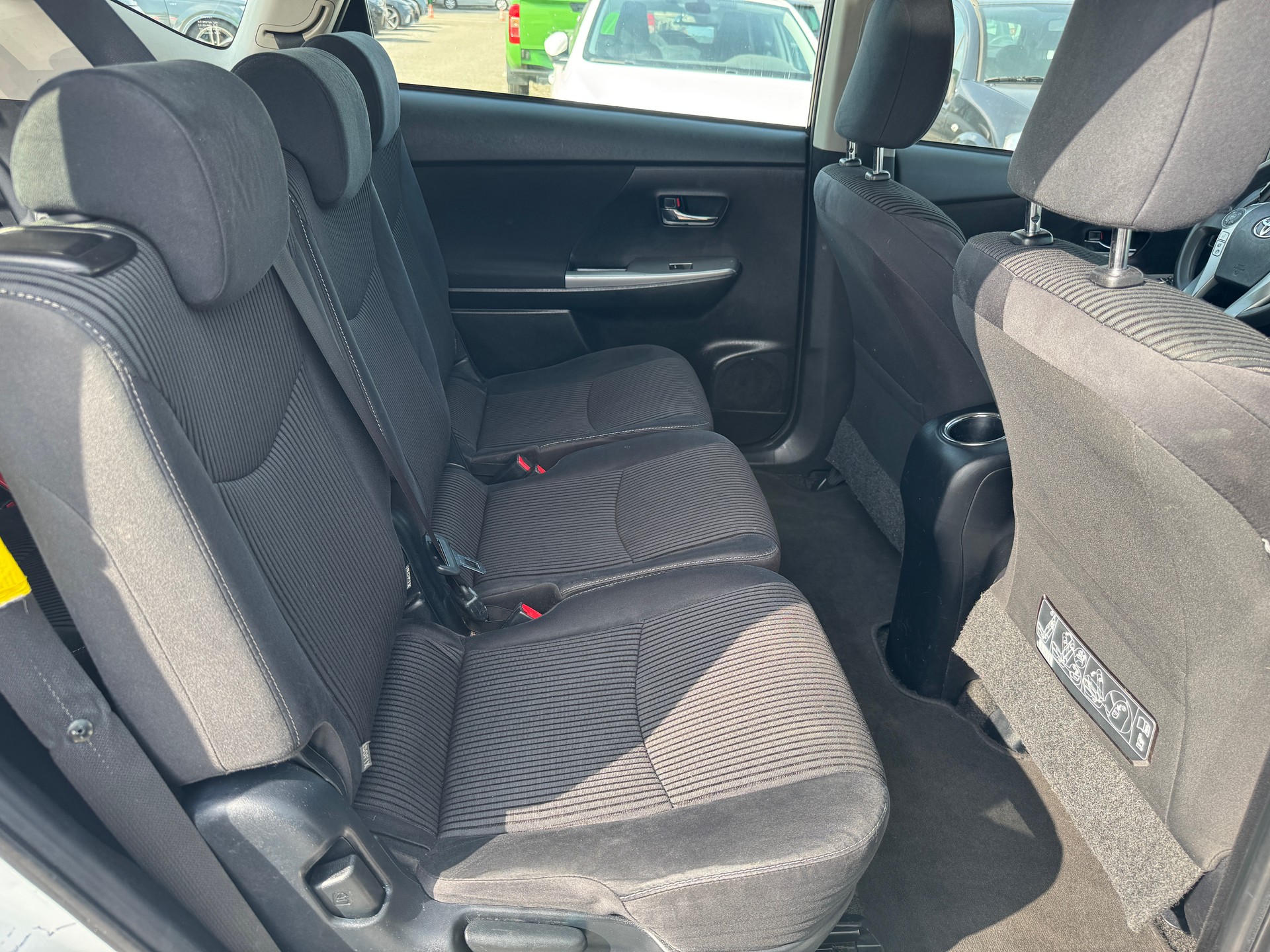 TOYOTA Prius+ 1.8 VVT-i HSD Comfort-image-12