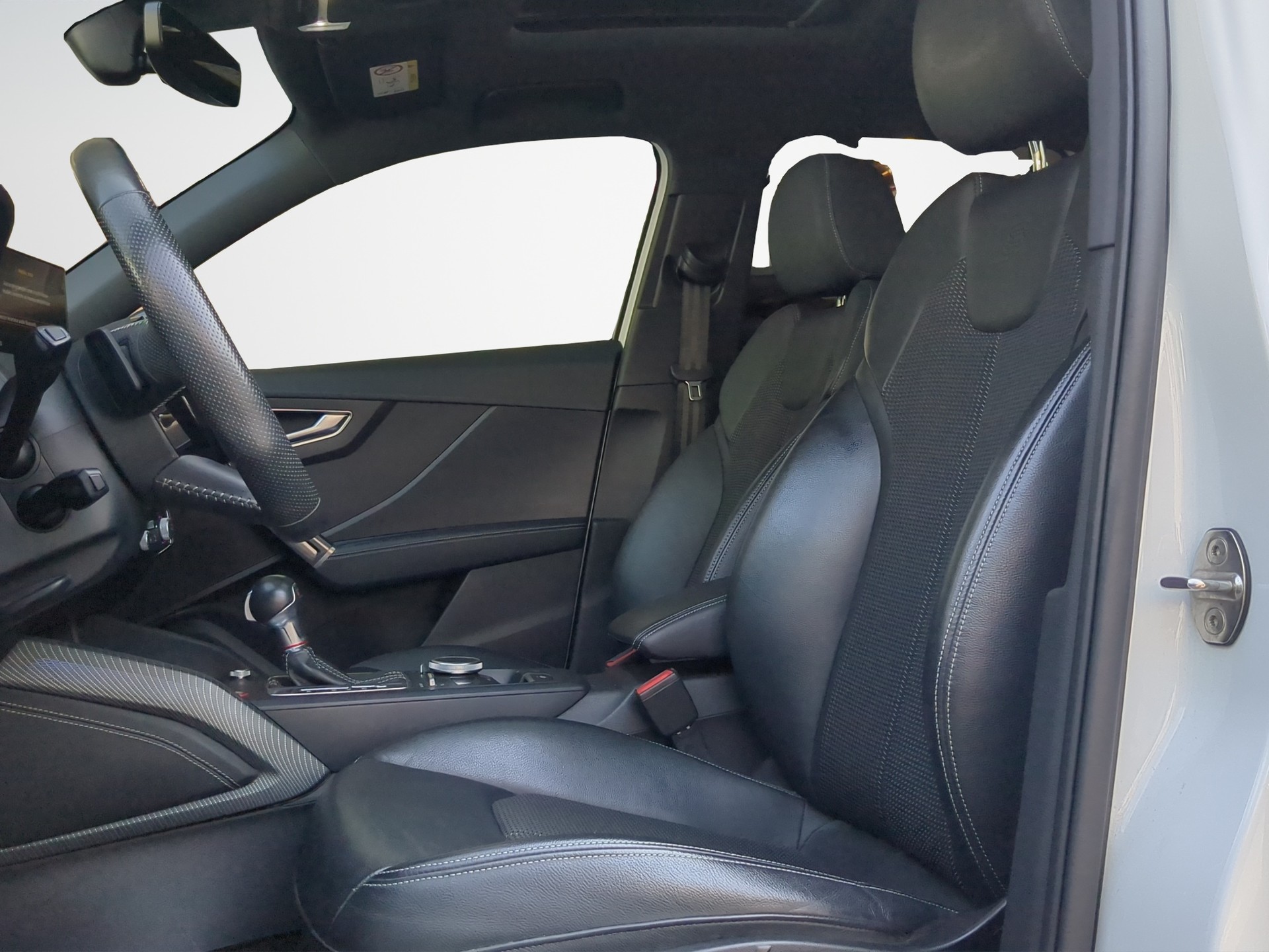 AUDI SQ2 TFSI quattro S-tronic-image-4