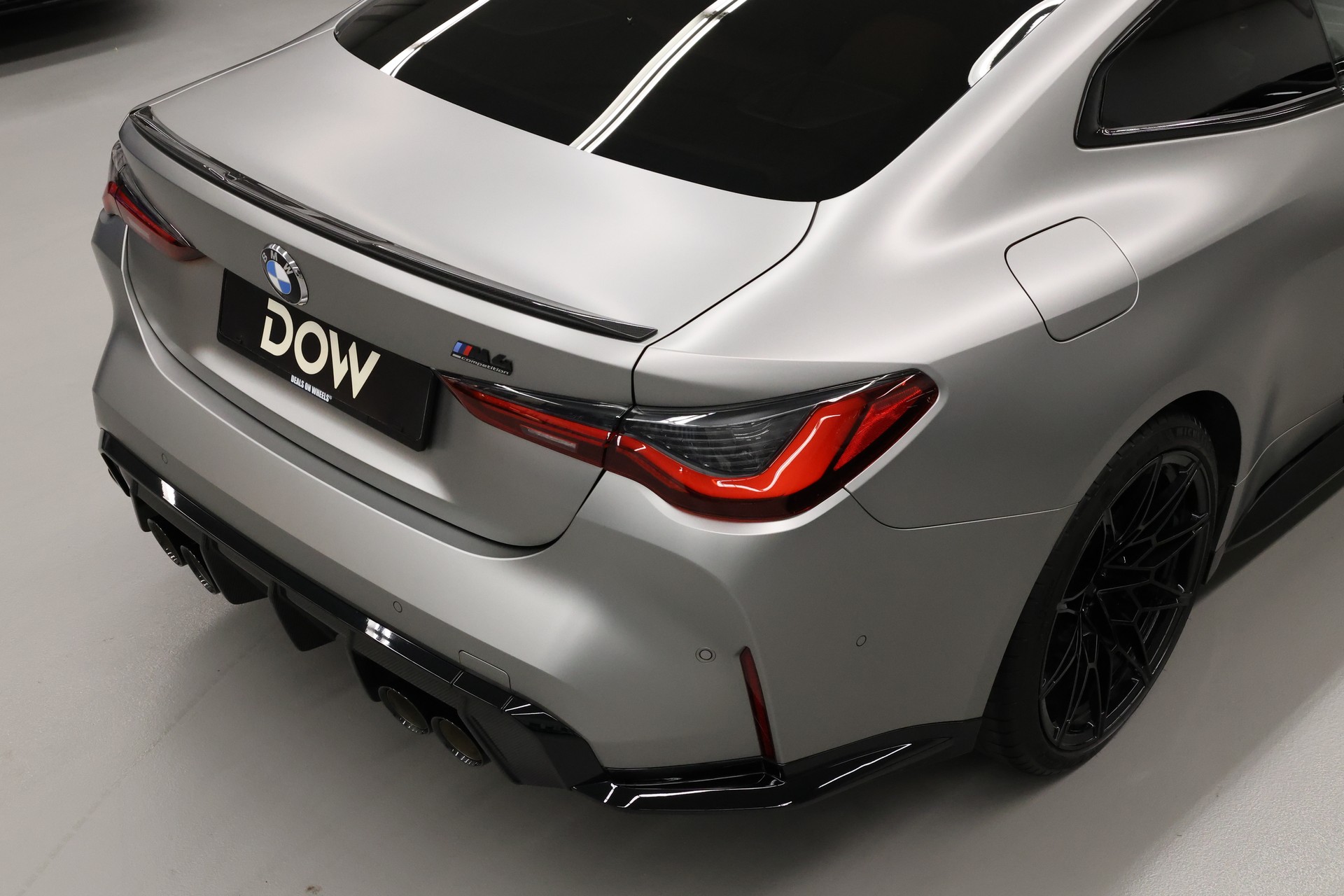 BMW M4 Competition xDrive Coupé-image-12