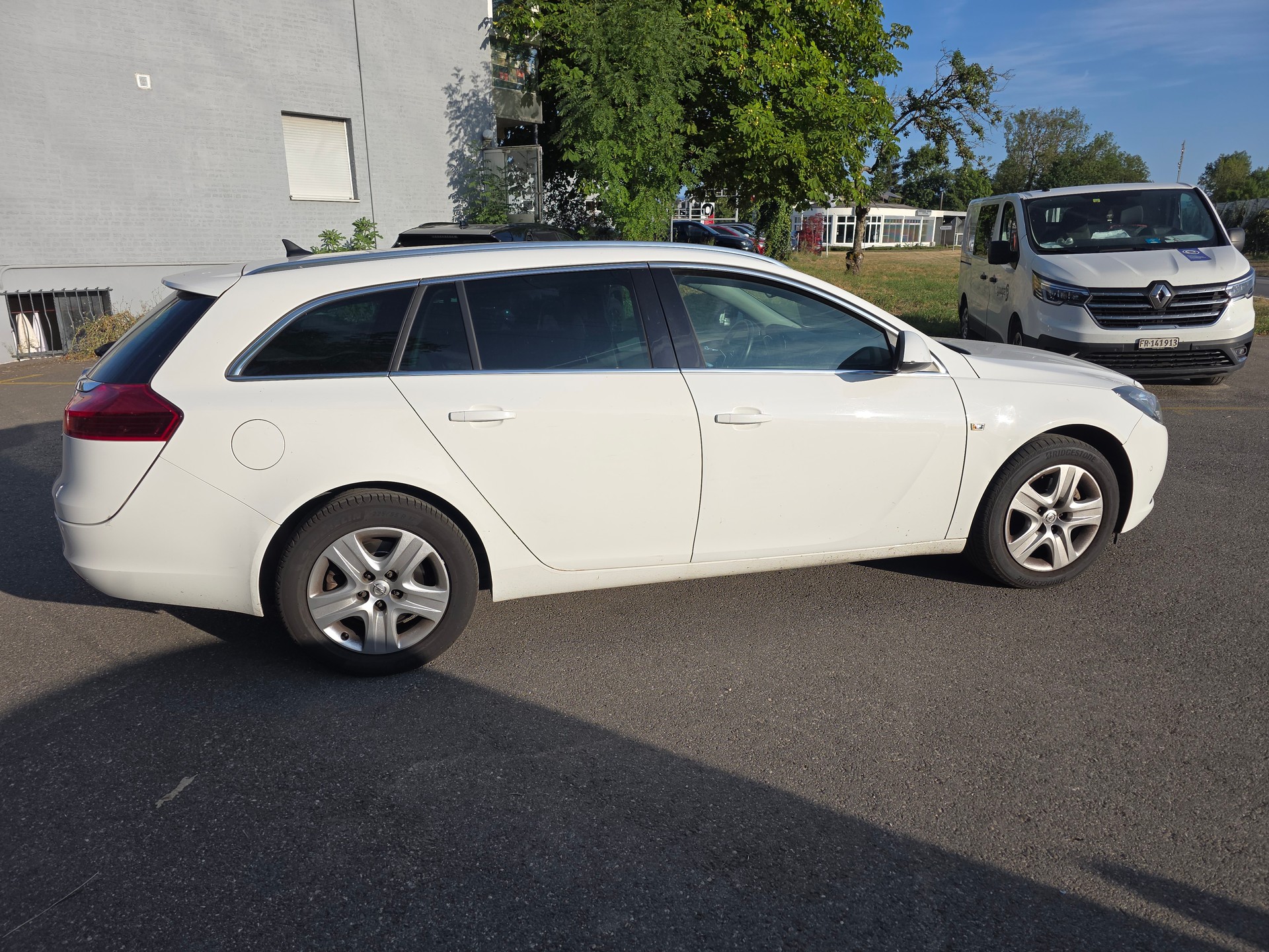 OPEL Insignia Sports Tourer 2.0 CDTI Cosmo Automatic-image-12