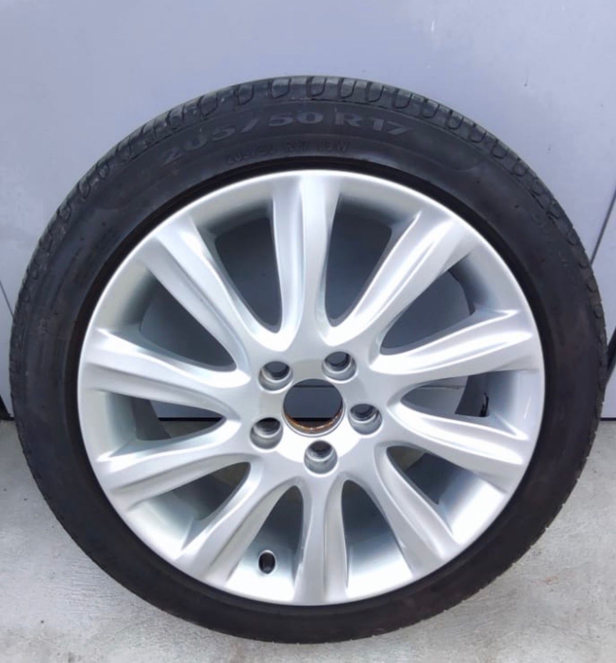 VOLVO V40 D3 Summum S/S-image-16