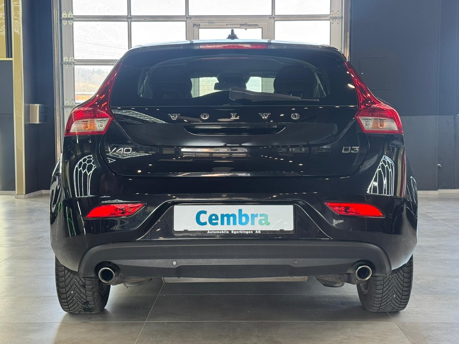VOLVO V40 D3 Summum S/S-image-5