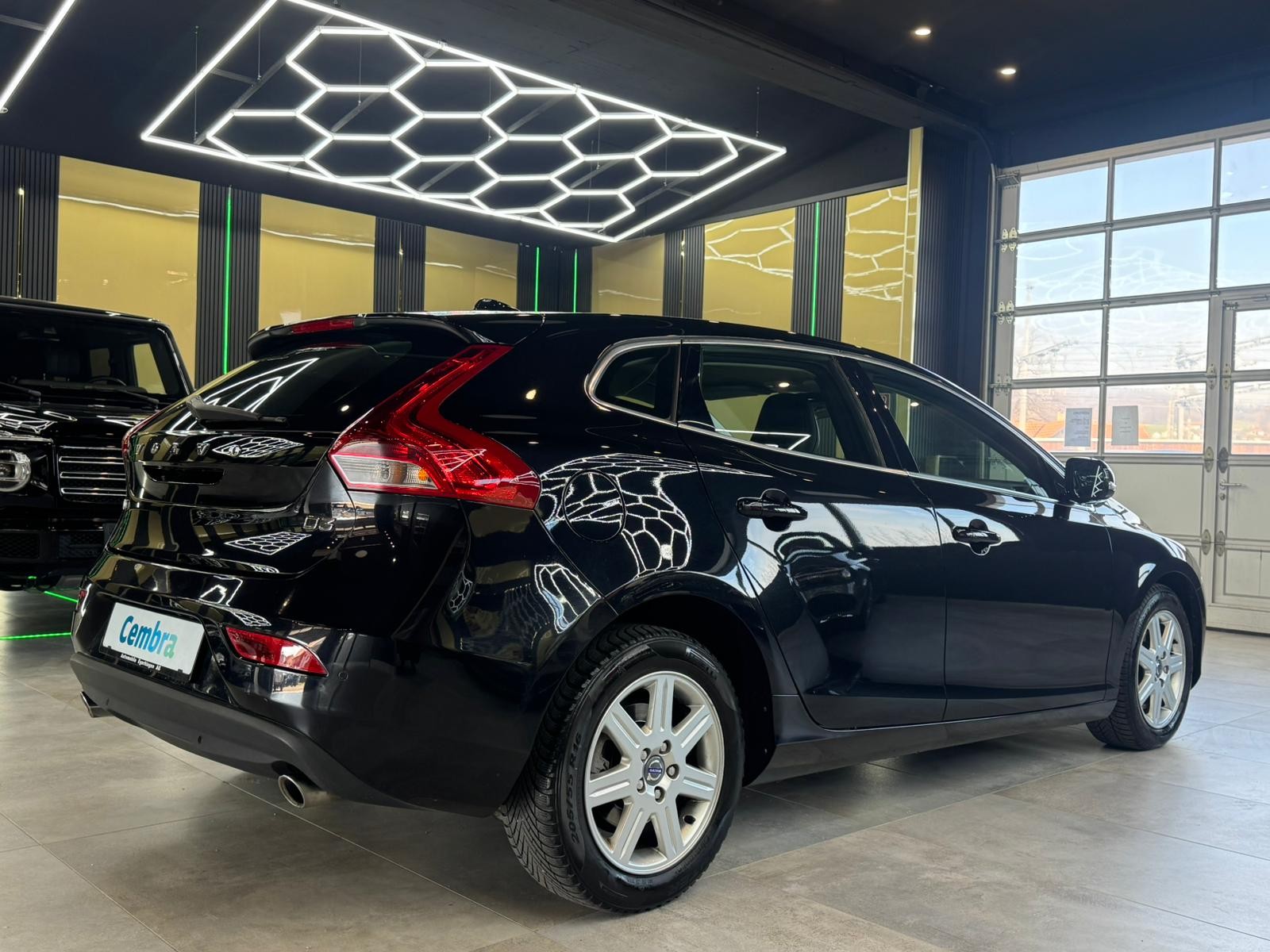 VOLVO V40 D3 Summum S/S-image-4