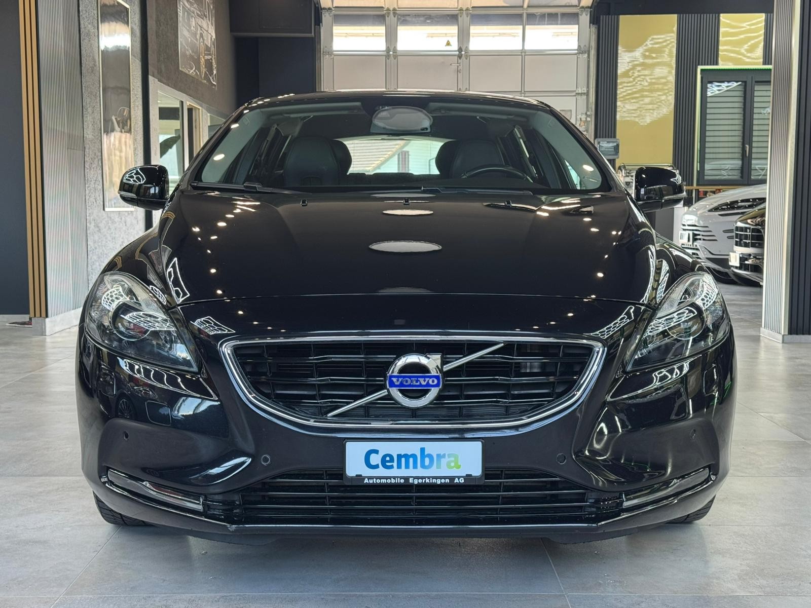 VOLVO V40 D3 Summum S/S-image-1