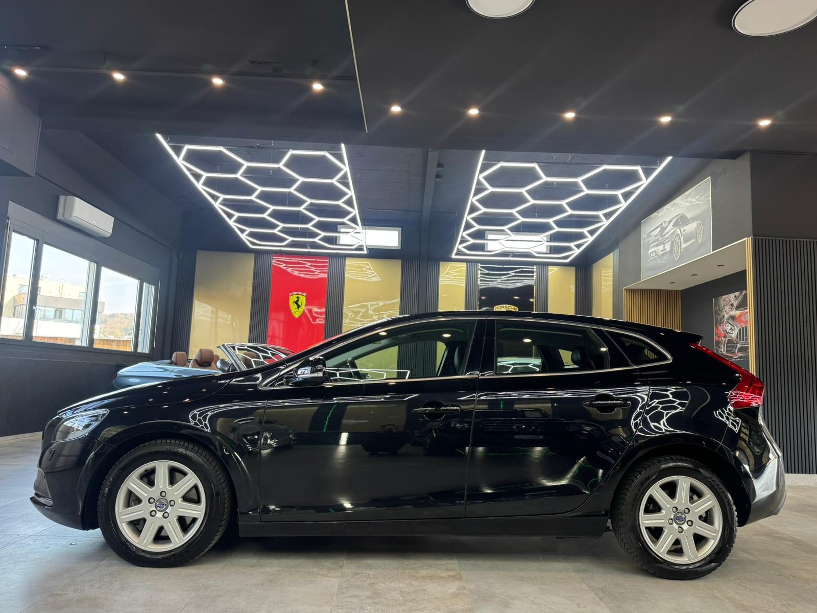 VOLVO V40 D3 Summum S/S-image-7