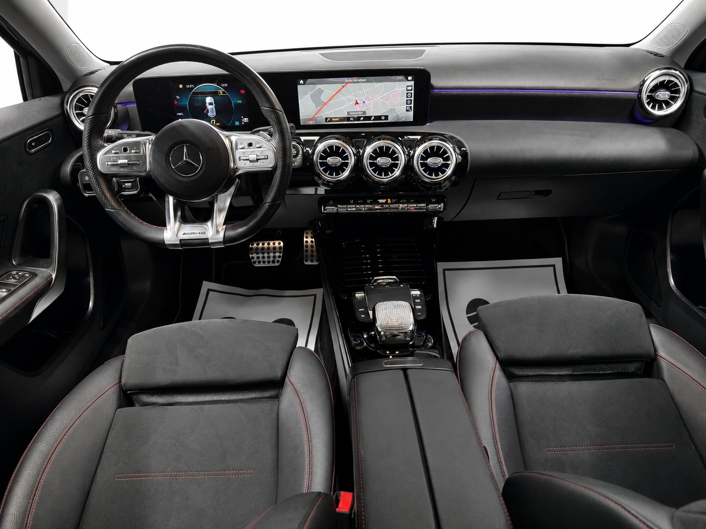 MERCEDES-BENZ A 200 d AMG Line 8G-DCT-image-7