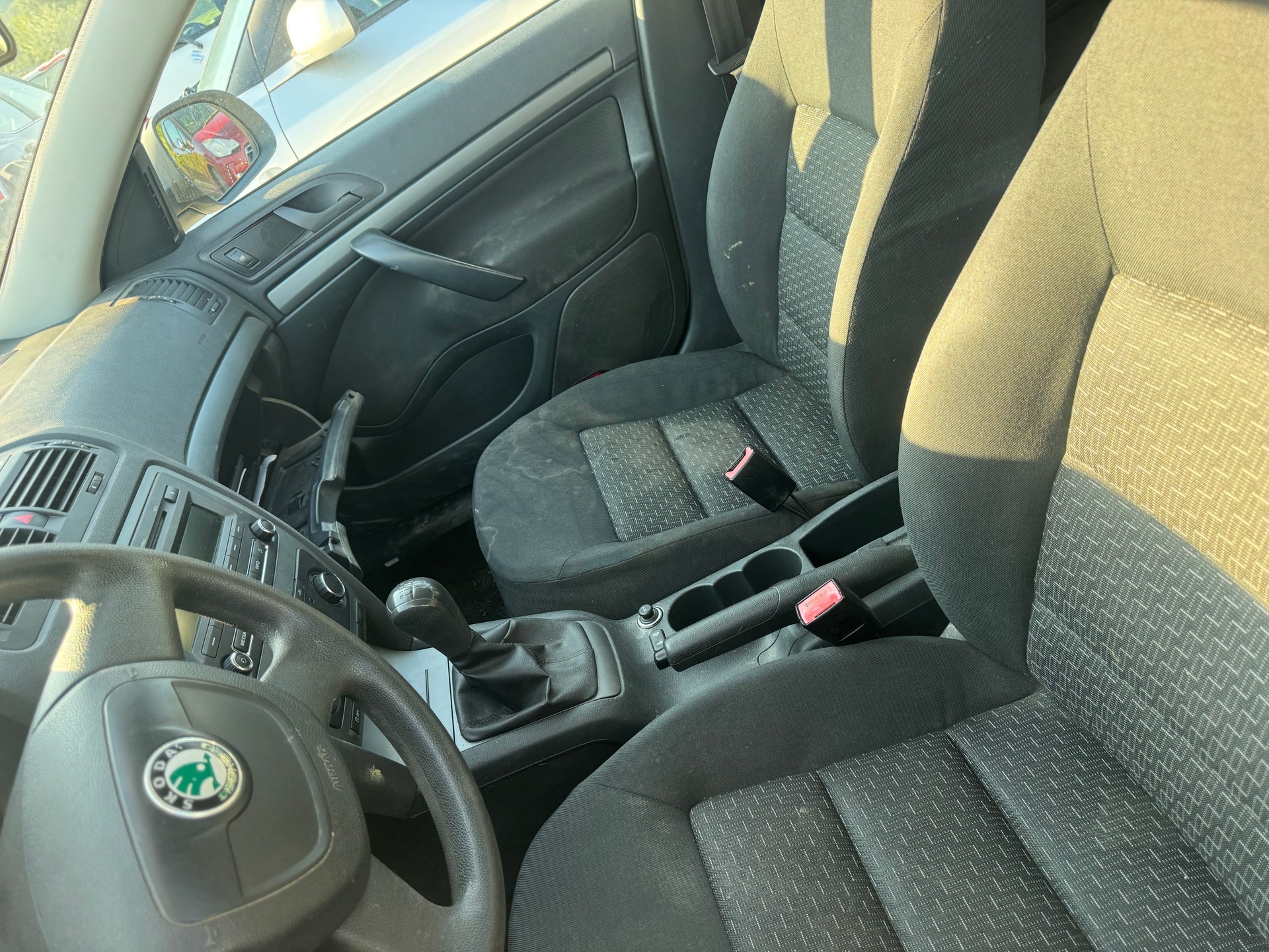 SKODA Octavia Combi 1.6 TDI Ambition-image-7