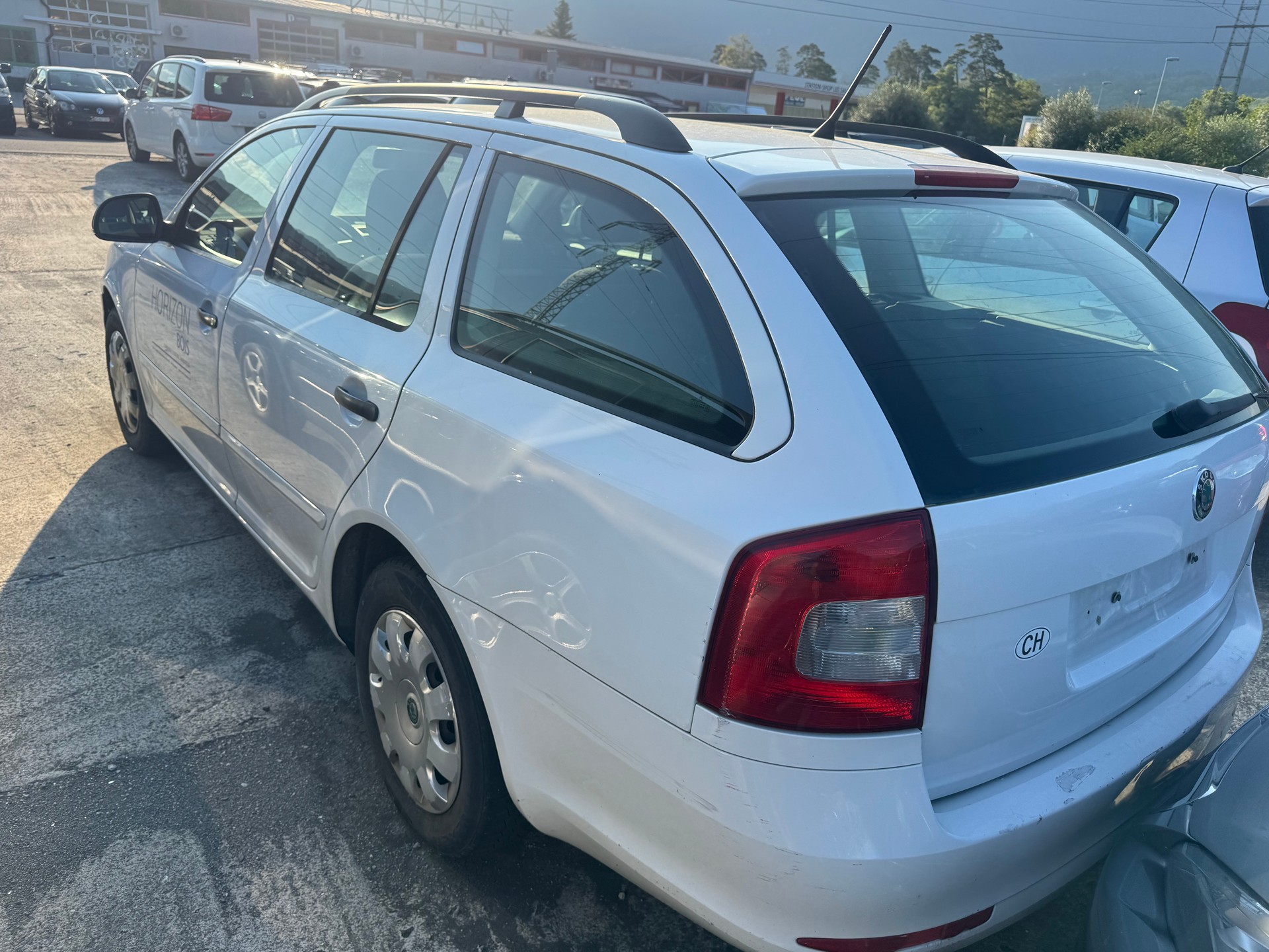 SKODA Octavia Combi 1.6 TDI Ambition-image-6