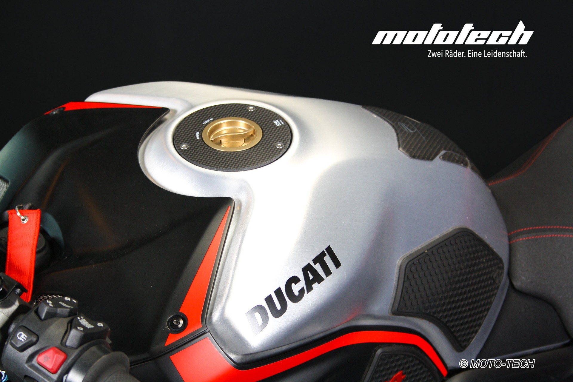 DUCATI Streetfighter V4 SP-image-9