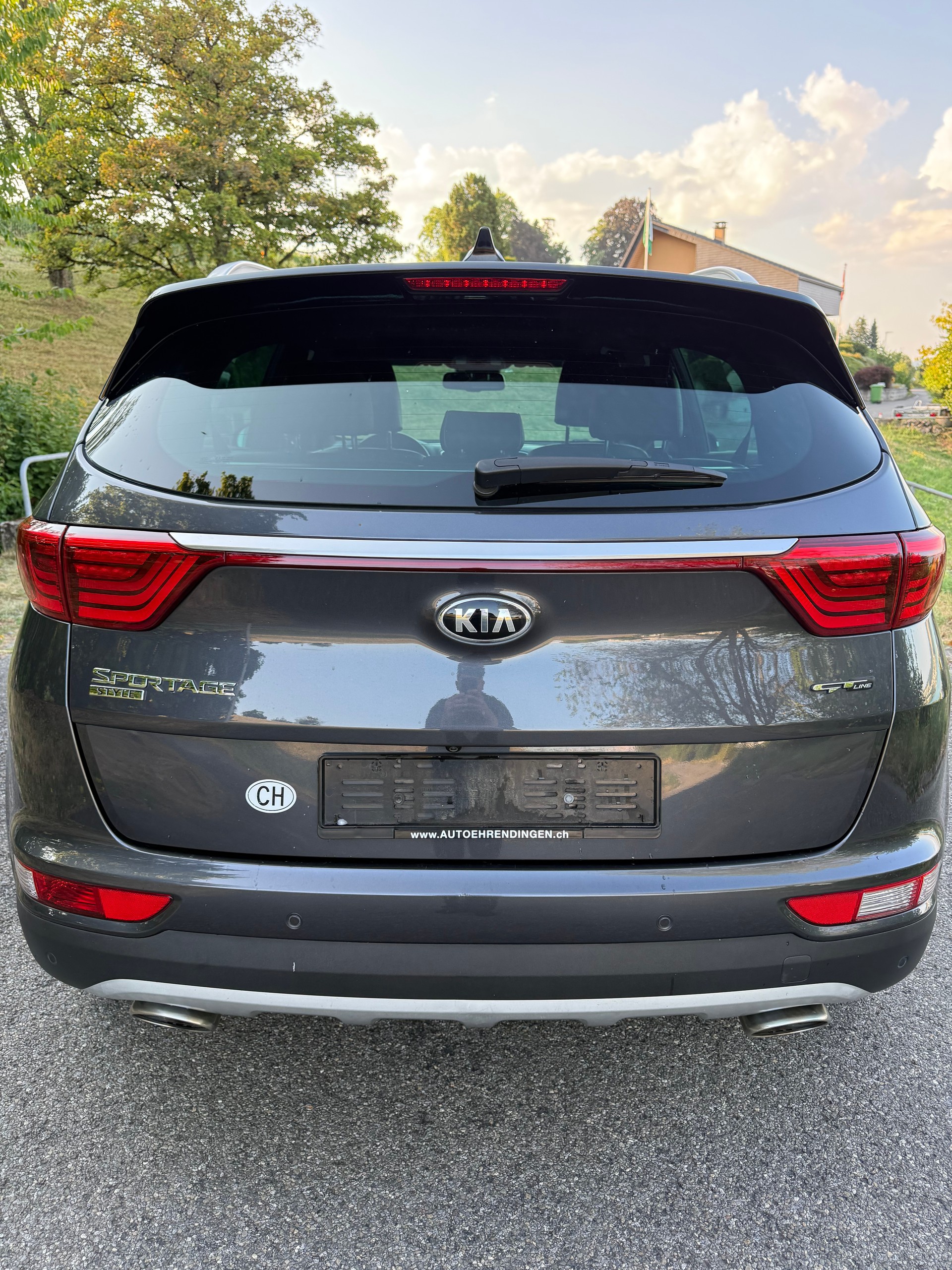 KIA 2.0 CRDi Style GT-Line 4x4 mit Panorama-Ausstell-/Schiebedach, Winterräder & Rückfahrkamera-image-2