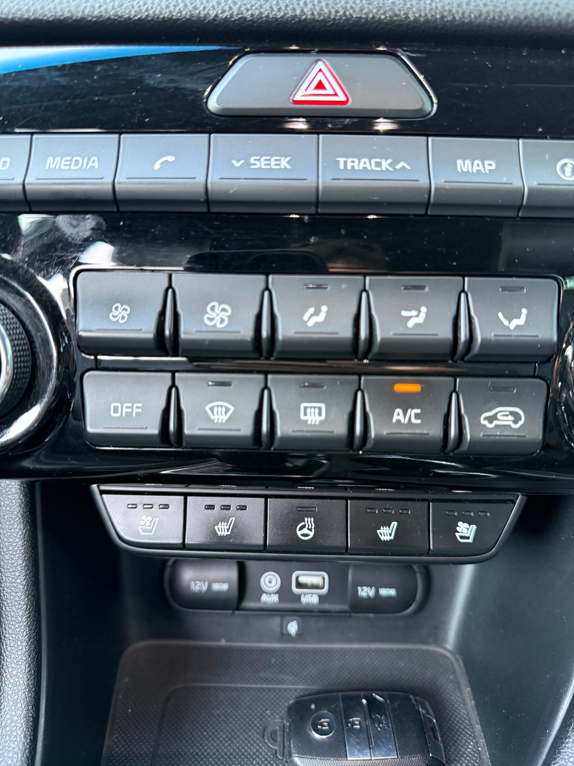 KIA 2.0 CRDi Style GT-Line 4x4 mit Panorama-Ausstell-/Schiebedach, Winterräder & Rückfahrkamera-image-4