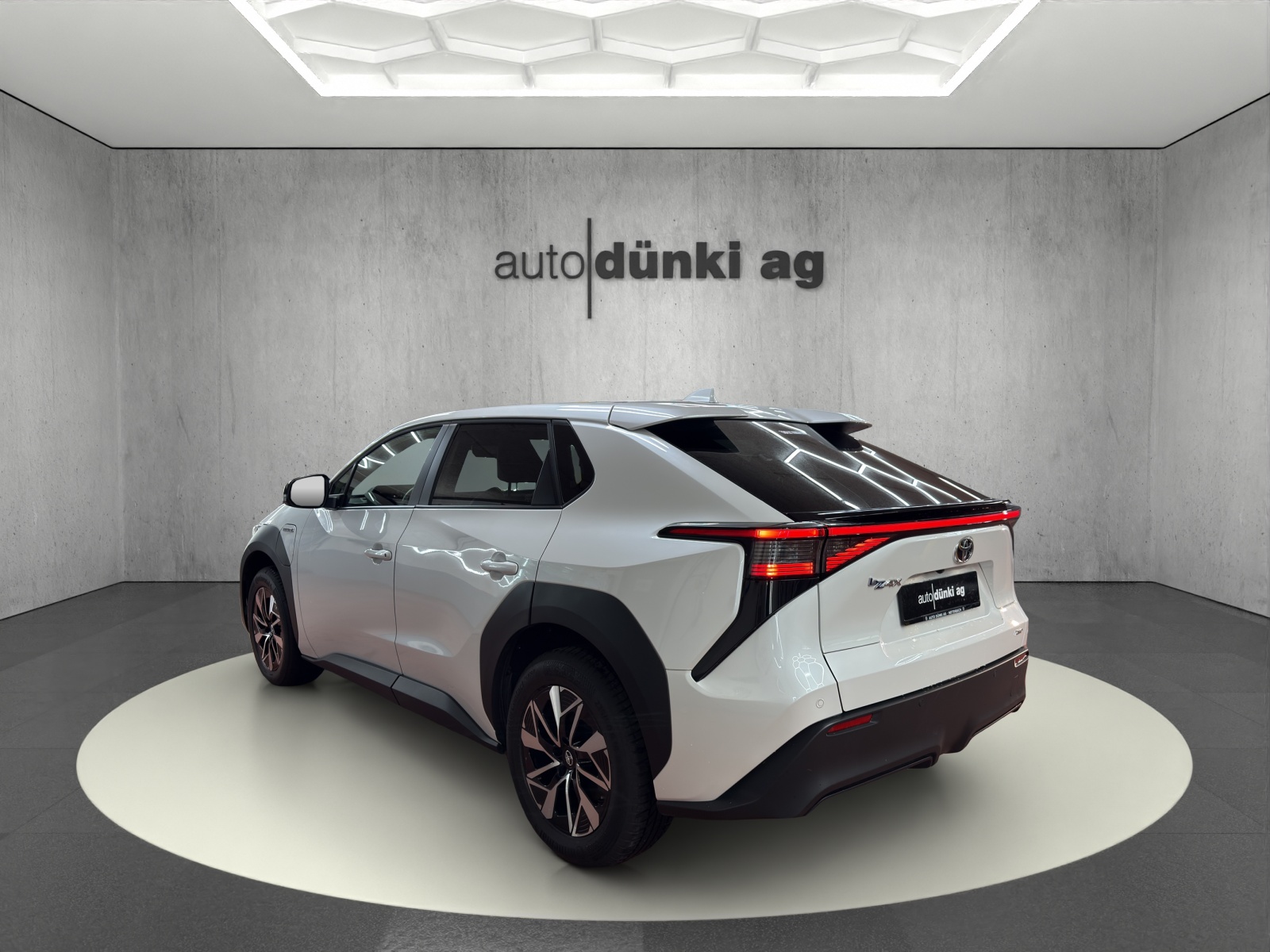 TOYOTA bZ4X Style 71,4 kWh 4WD-image-2