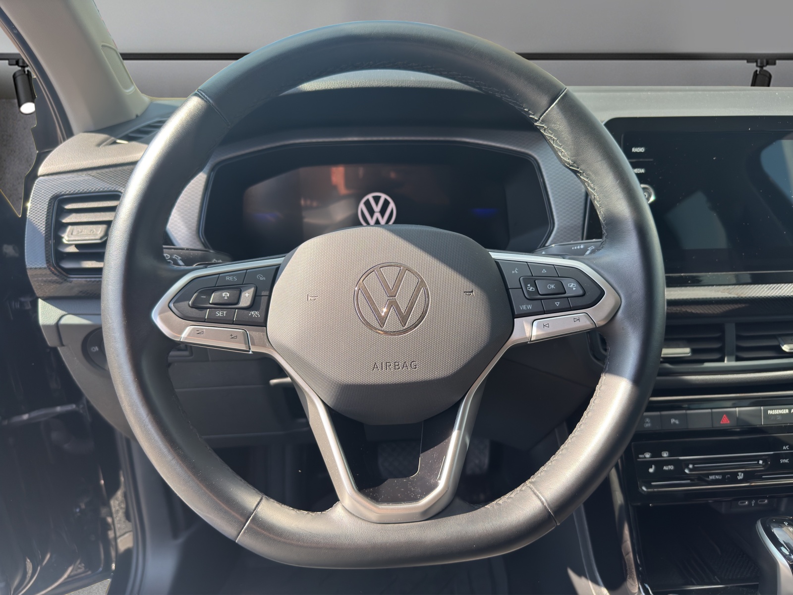 VW T-Cross 1.0 TSI EVO Life DSG-image-3