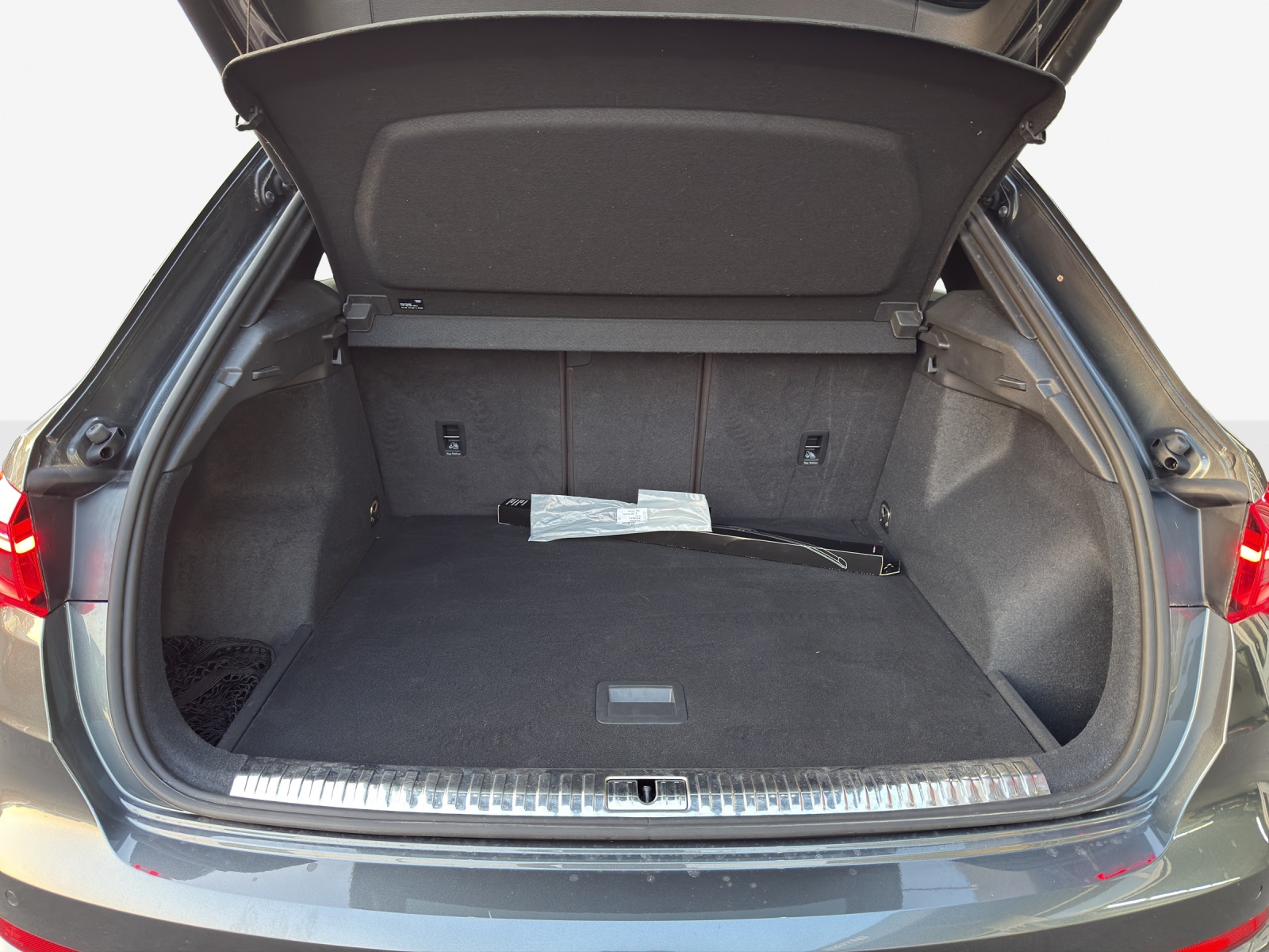 AUDI Q3 35 TFSI S line Attraction S-tronic-image-12