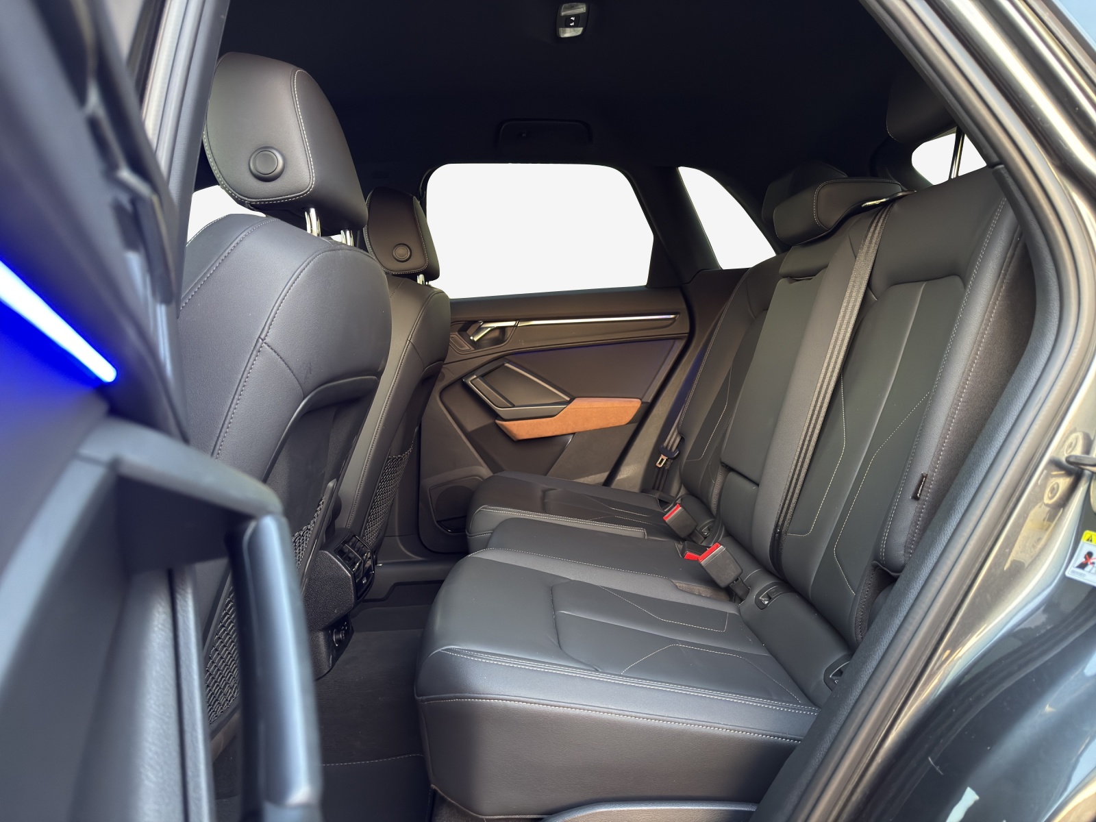 AUDI Q3 35 TFSI S line Attraction S-tronic-image-11