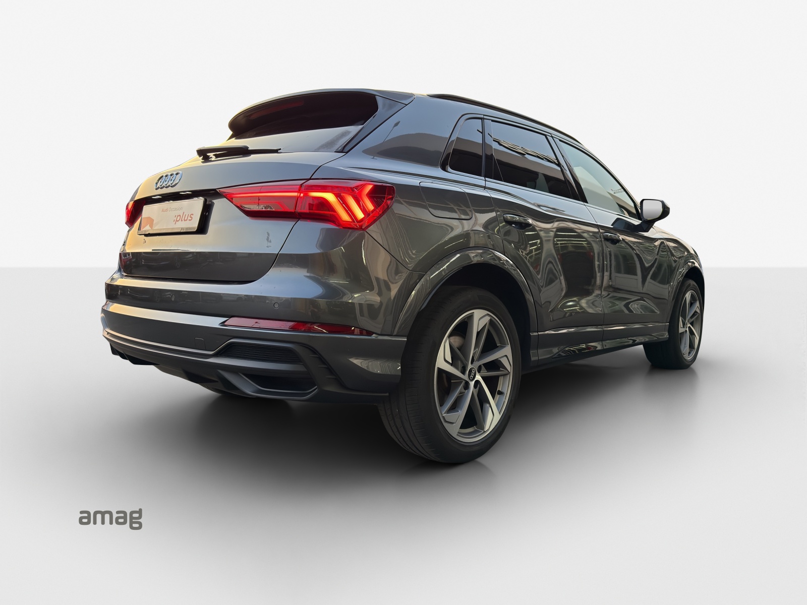 AUDI Q3 35 TFSI S line Attraction S-tronic-image-4