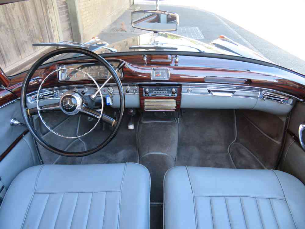 MERCEDES-BENZ 220 S-image-9
