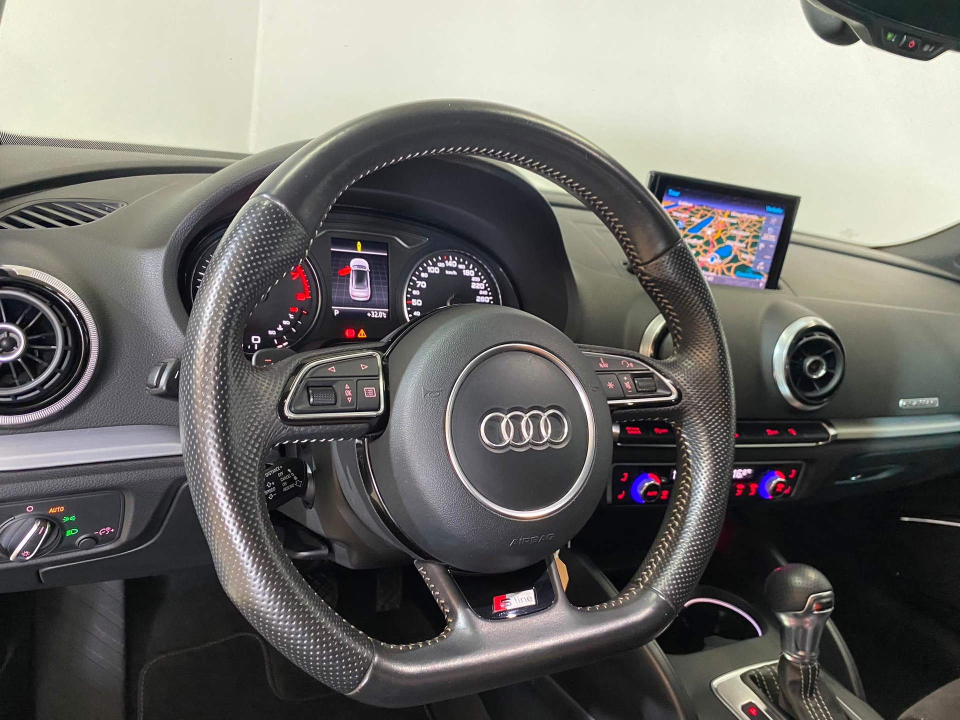 AUDI A3 Cabriolet 1.8 TFSI S-Line Ambition quattro S-tronic-image-10