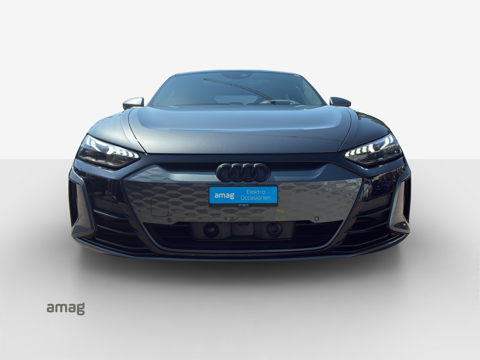 AUDI e-tron GT quattro-image-4