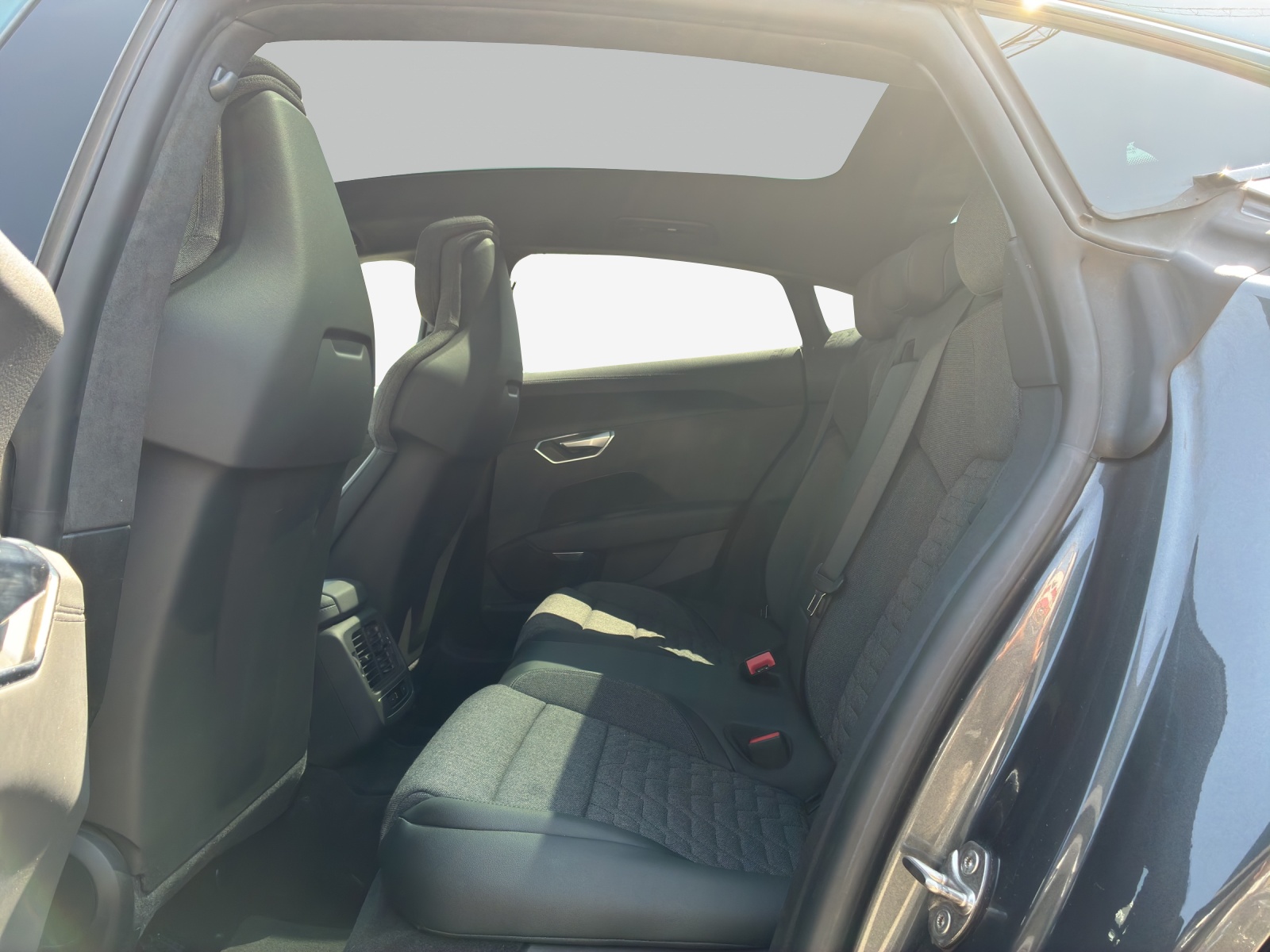 AUDI e-tron GT quattro-image-9
