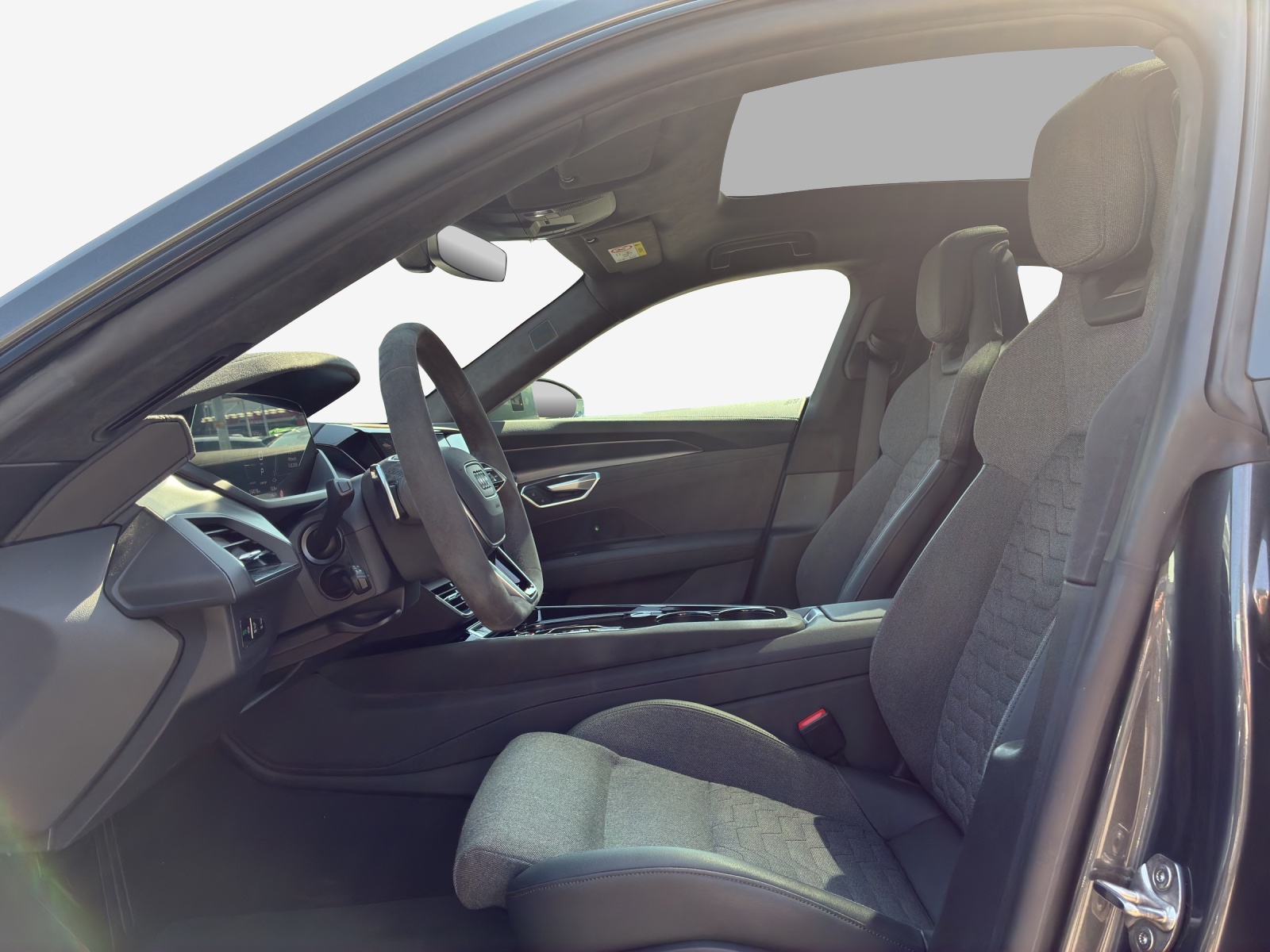 AUDI e-tron GT quattro-image-5
