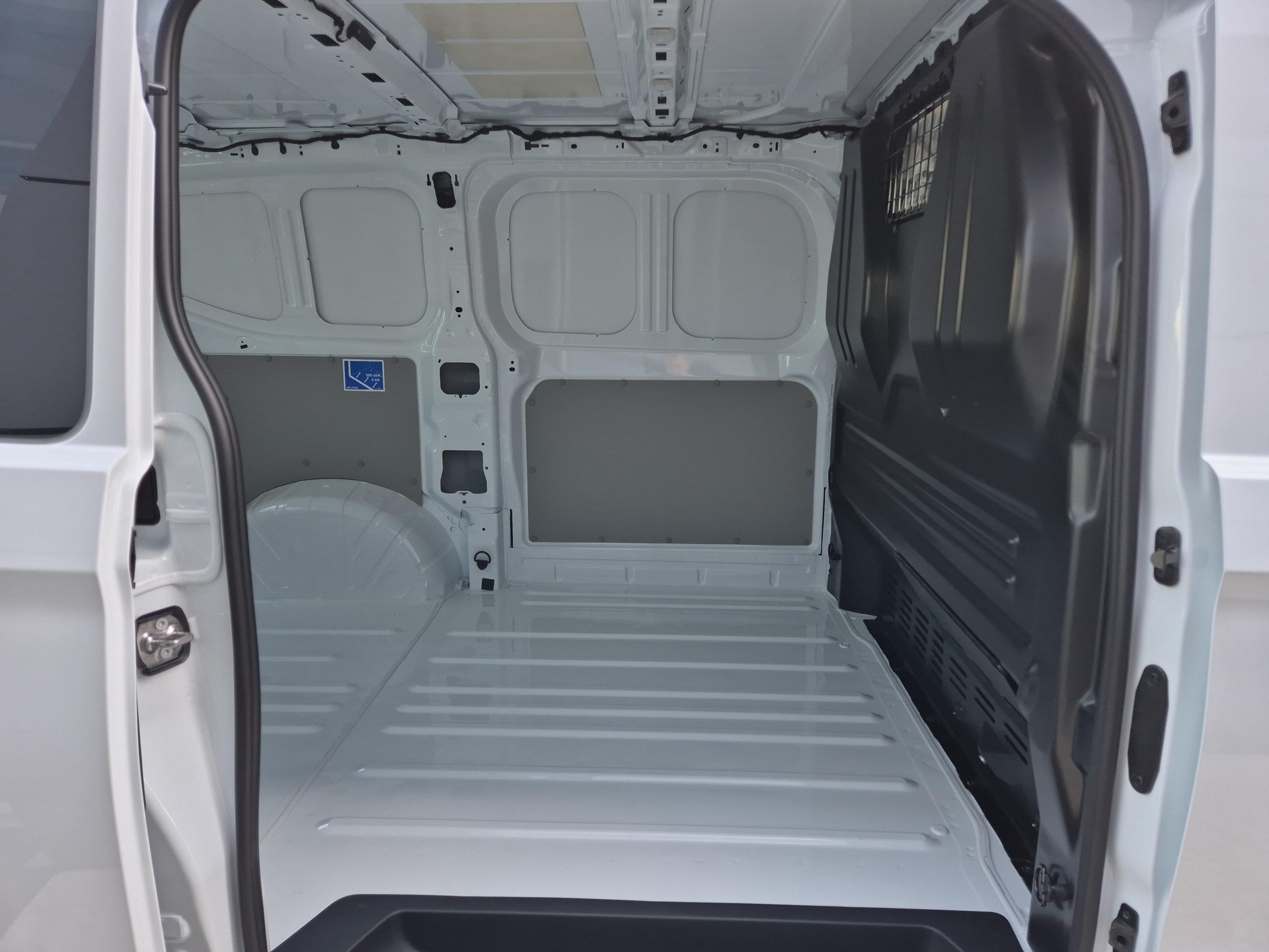 FORD Transit C Van 320 L1 2.0 EcoBlue 136 Trend 2.9% Leasing-image-10